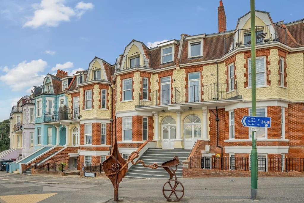 OCEAN VIEW by BOURNECOAST - Upper Ground Floor Flat with Sea Views - Opposite the Sandy Beaches - FM3441 view 3