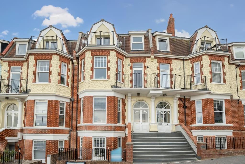 OCEAN VIEW by BOURNECOAST - Upper Ground Floor Flat with Sea Views - Opposite the Sandy Beaches - FM3441 view 2
