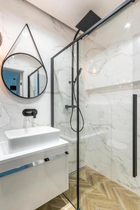 Golden Apartments - Mennica Residence, 1-Bedroom in City Center #323