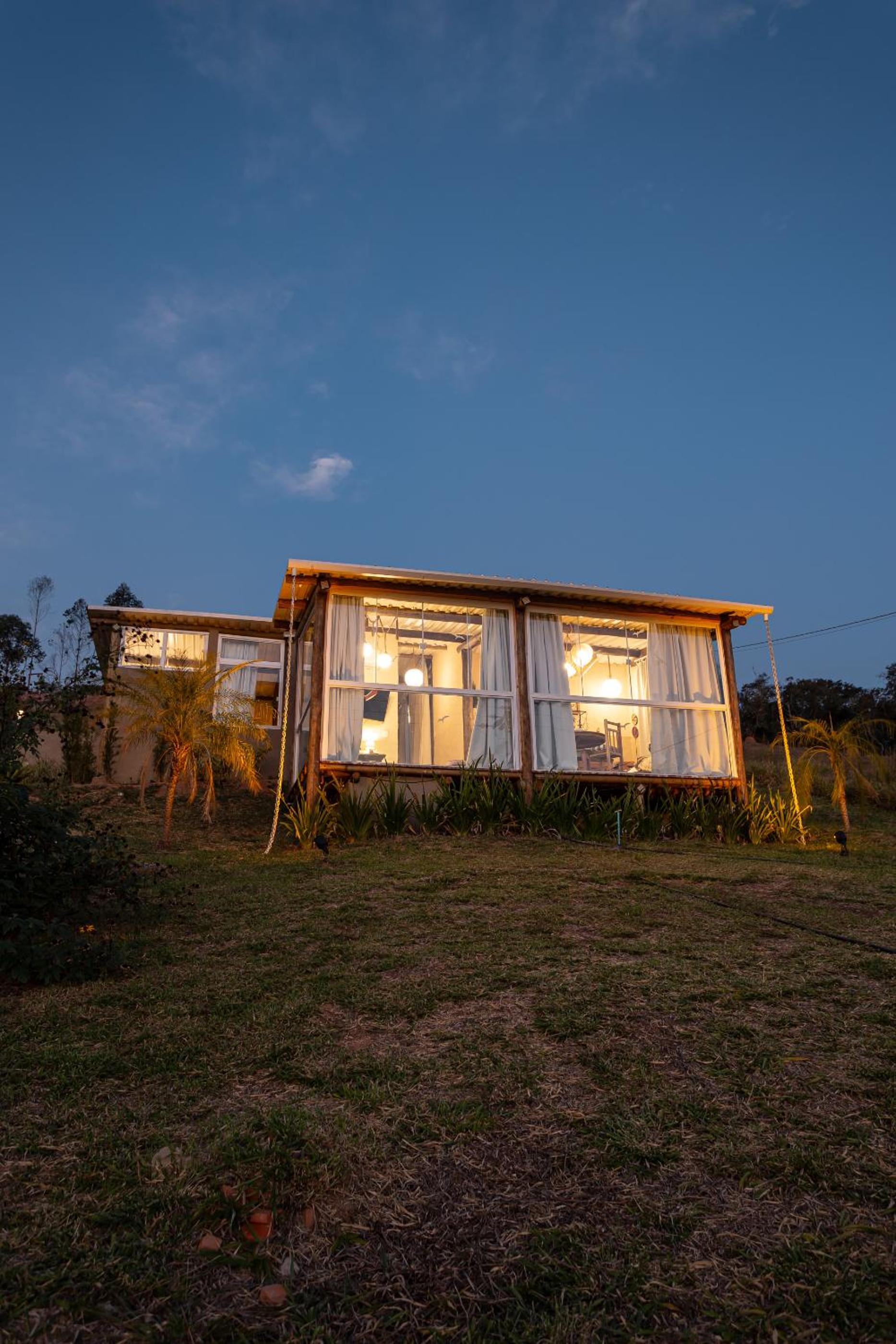 Chalé Girassol - Vila Monte Cunha