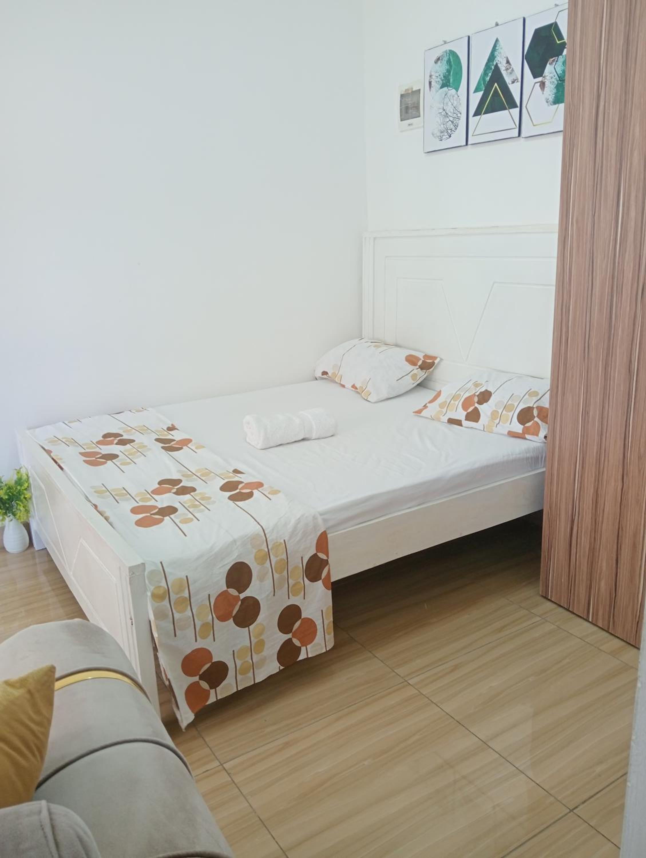Reyna Apartments