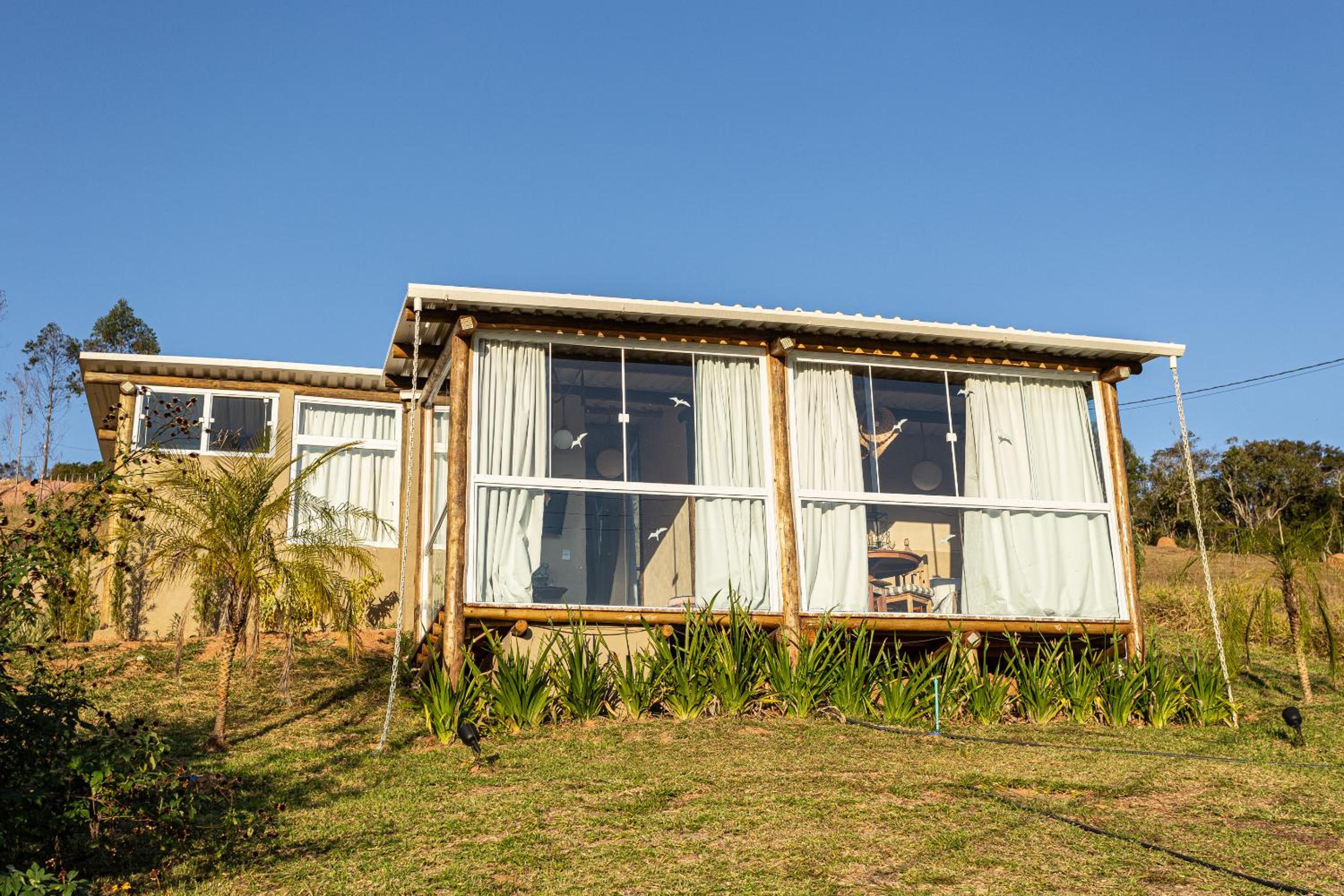 Chalé Girassol - Vila Monte Cunha