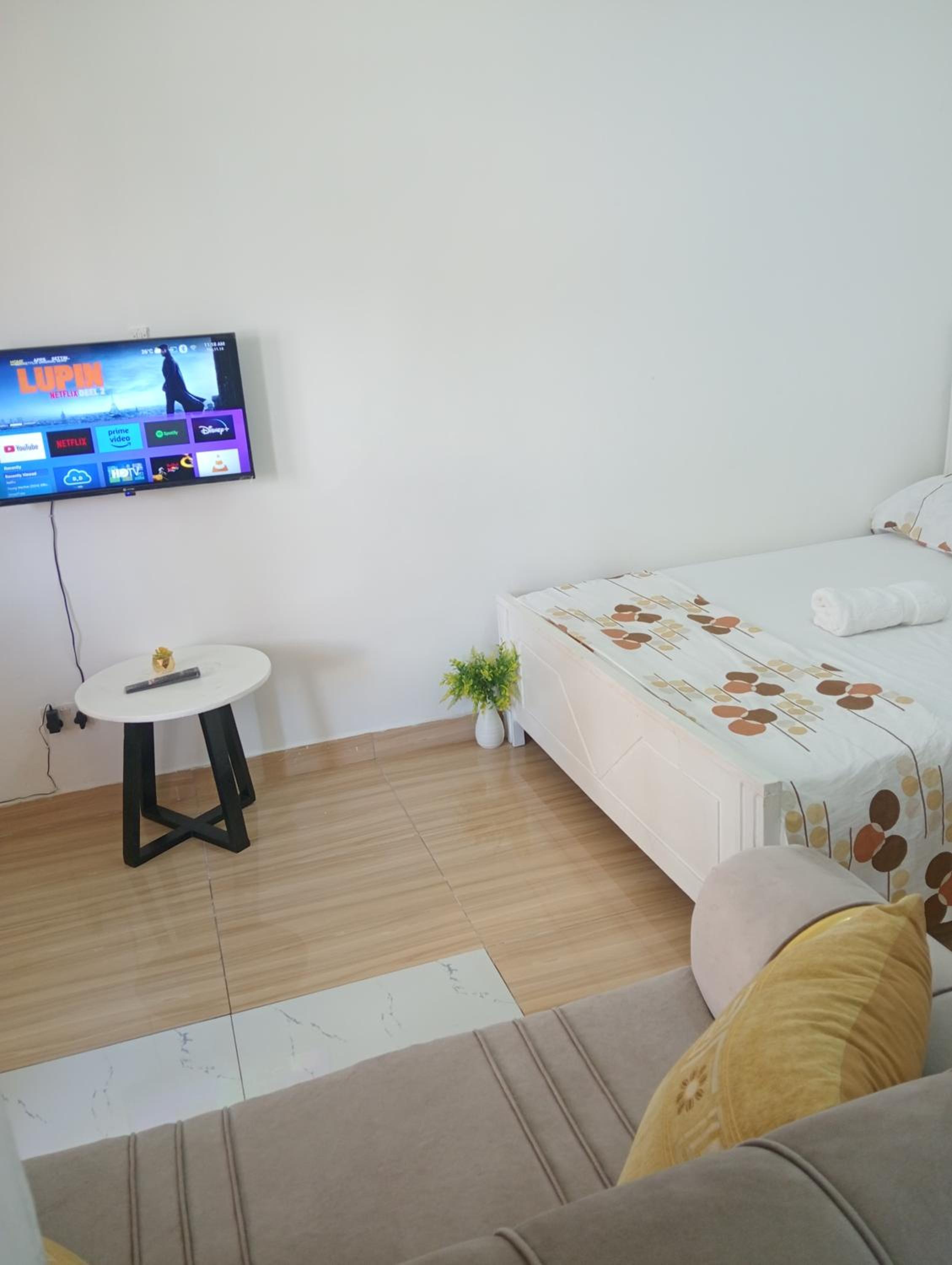 Reyna Apartments