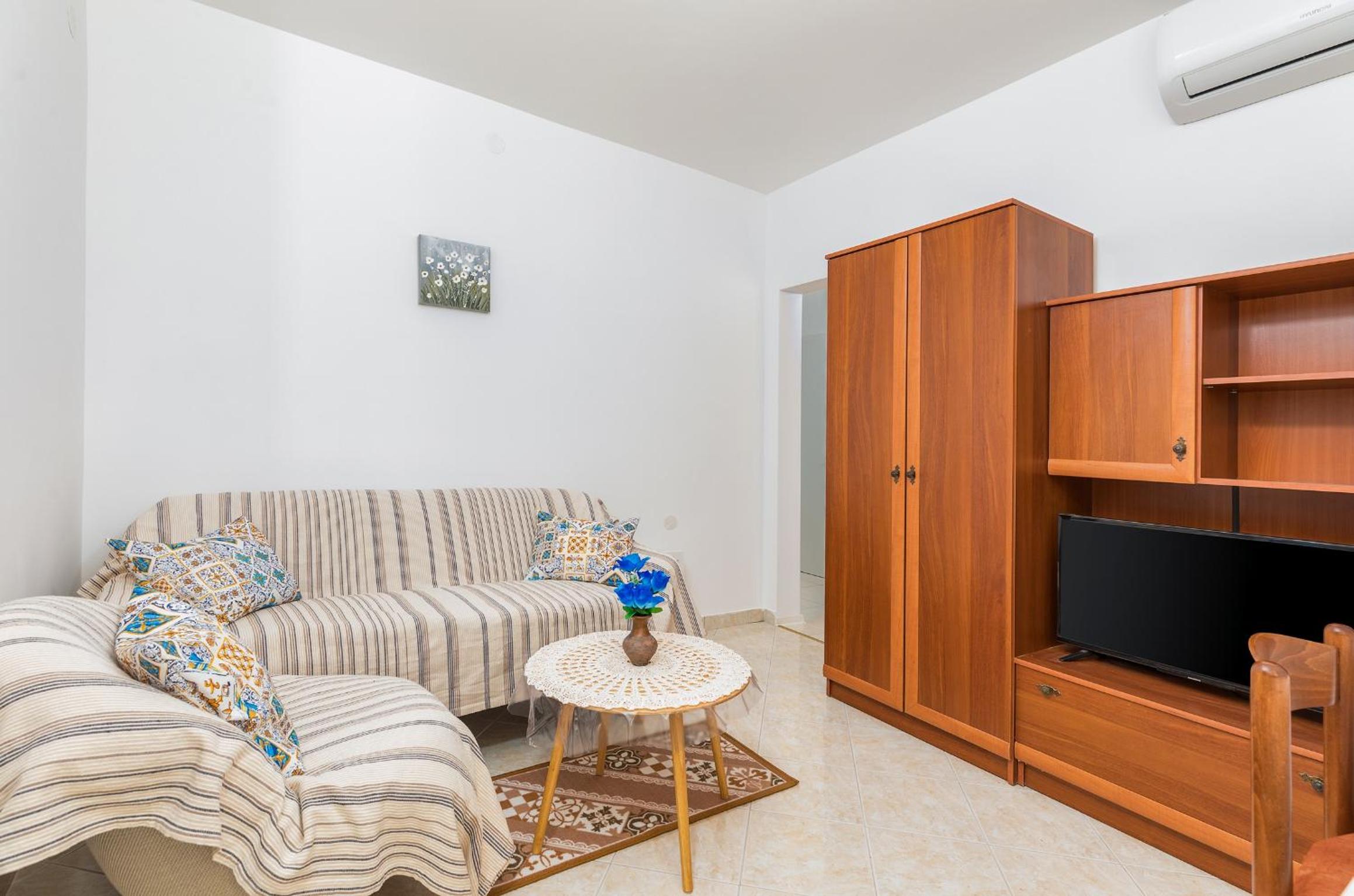 Studio Apartment Desiree