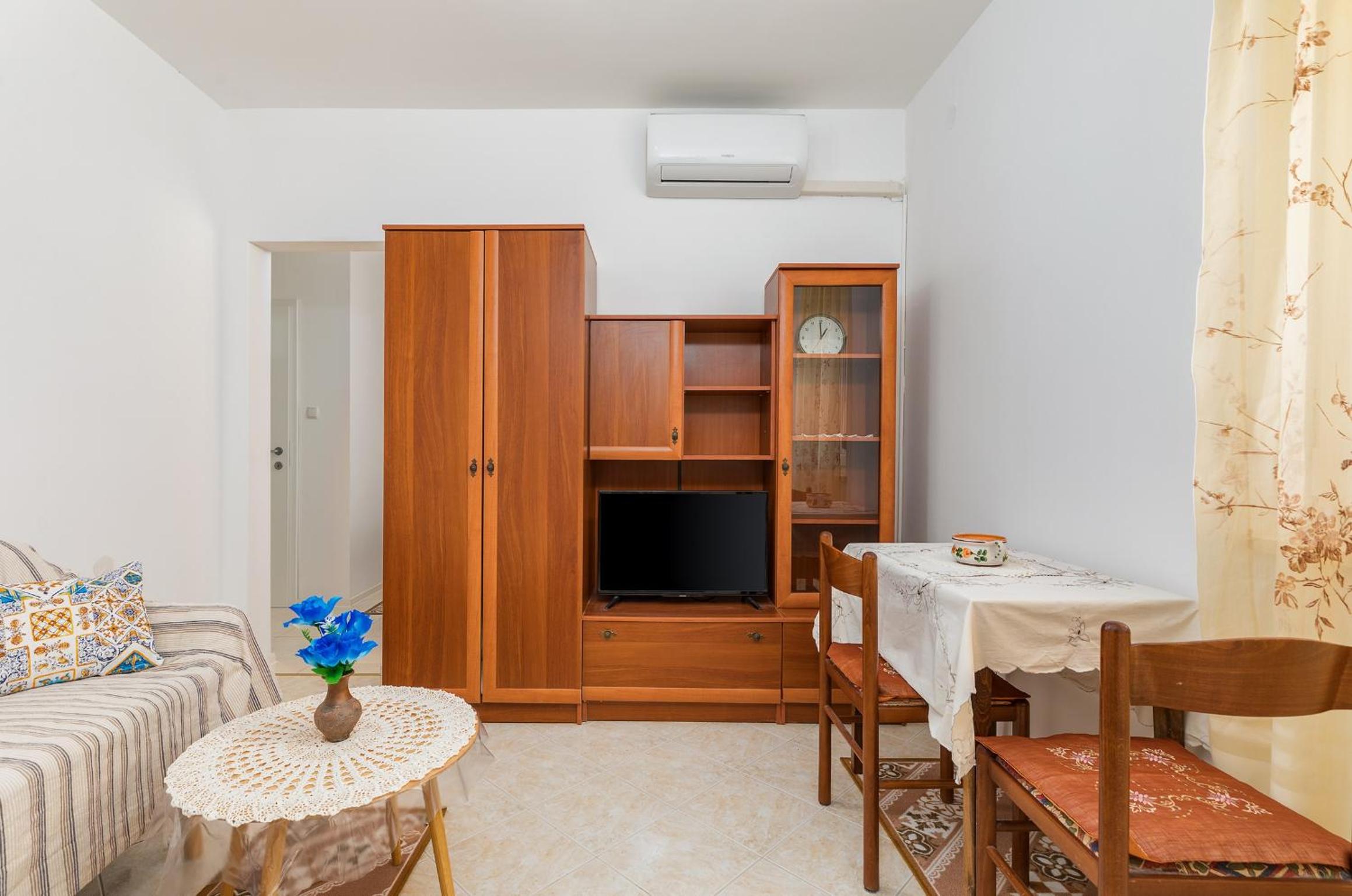Studio Apartment Desiree