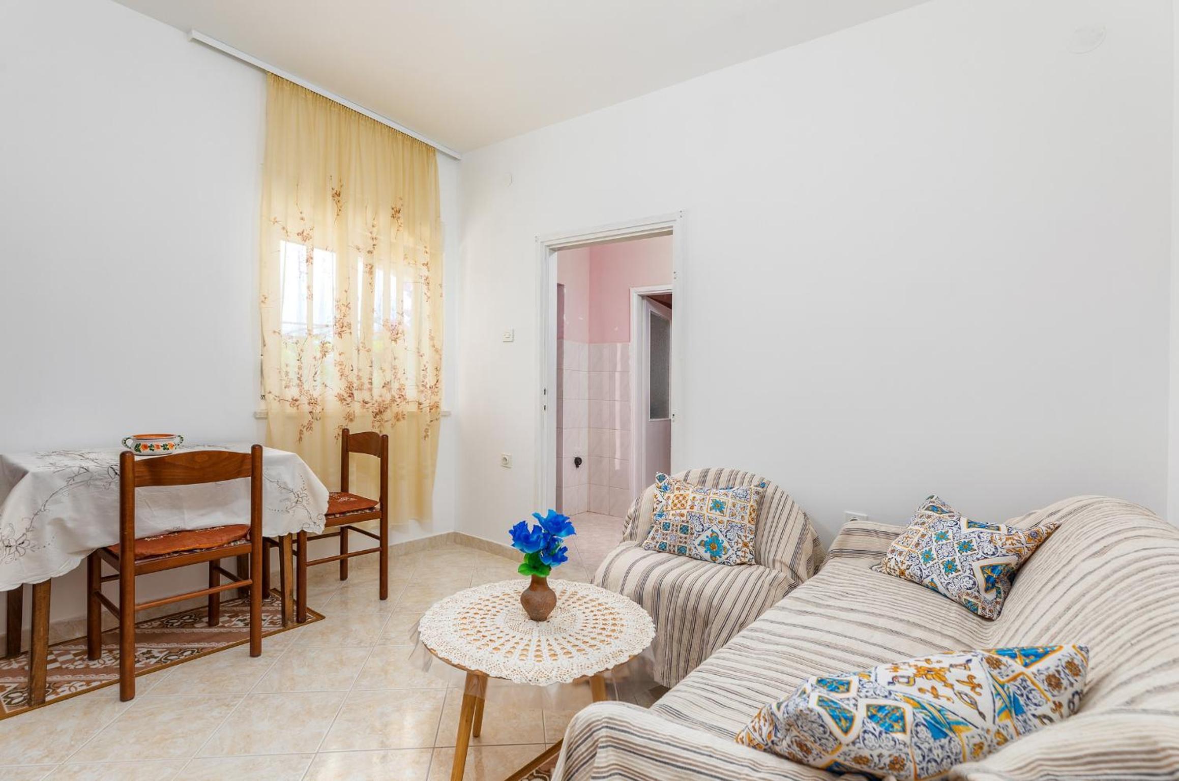 Studio Apartment Desiree