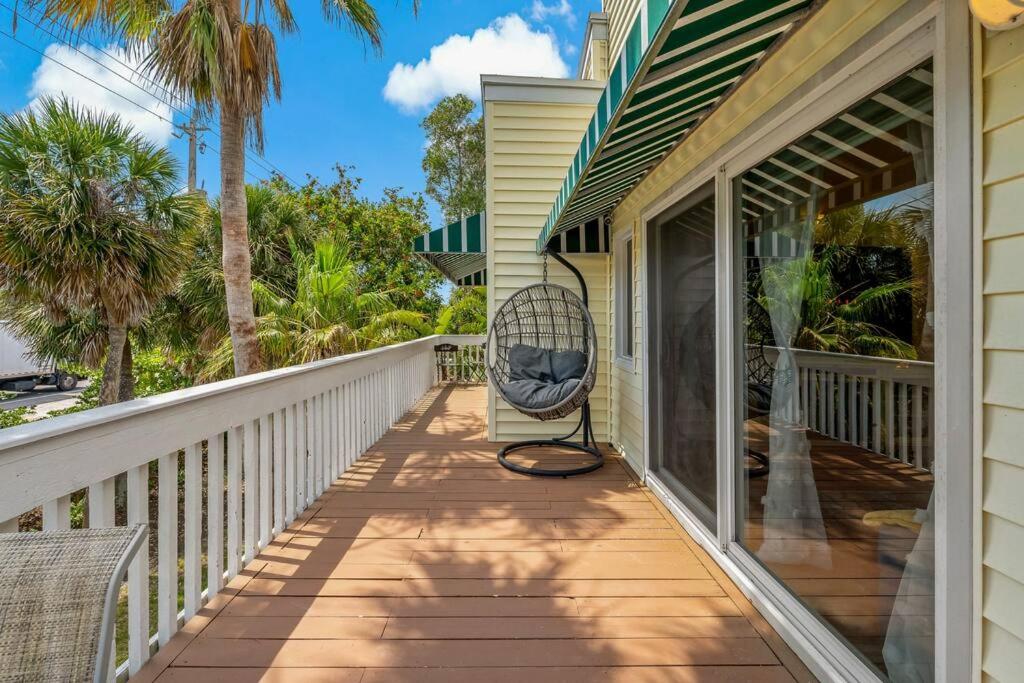 Longboat Key Beach House Beauty With Peek-a-views view 4