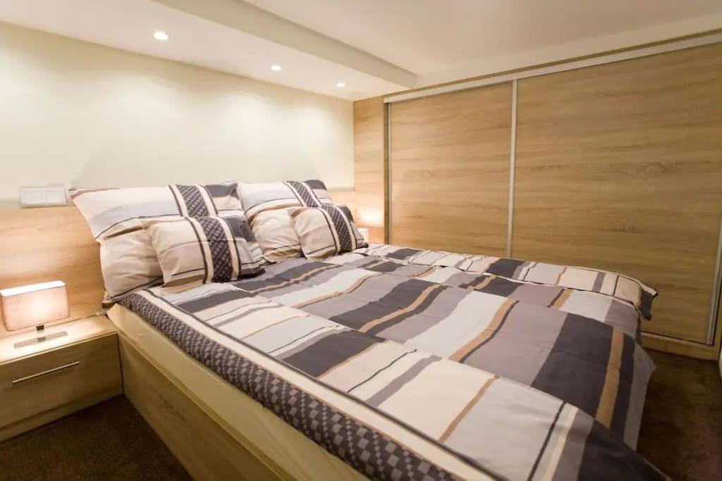 Lovely Flat Residence Downtown