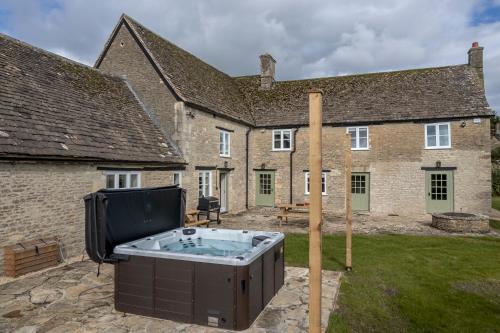 Brokenborough Farmhouse
