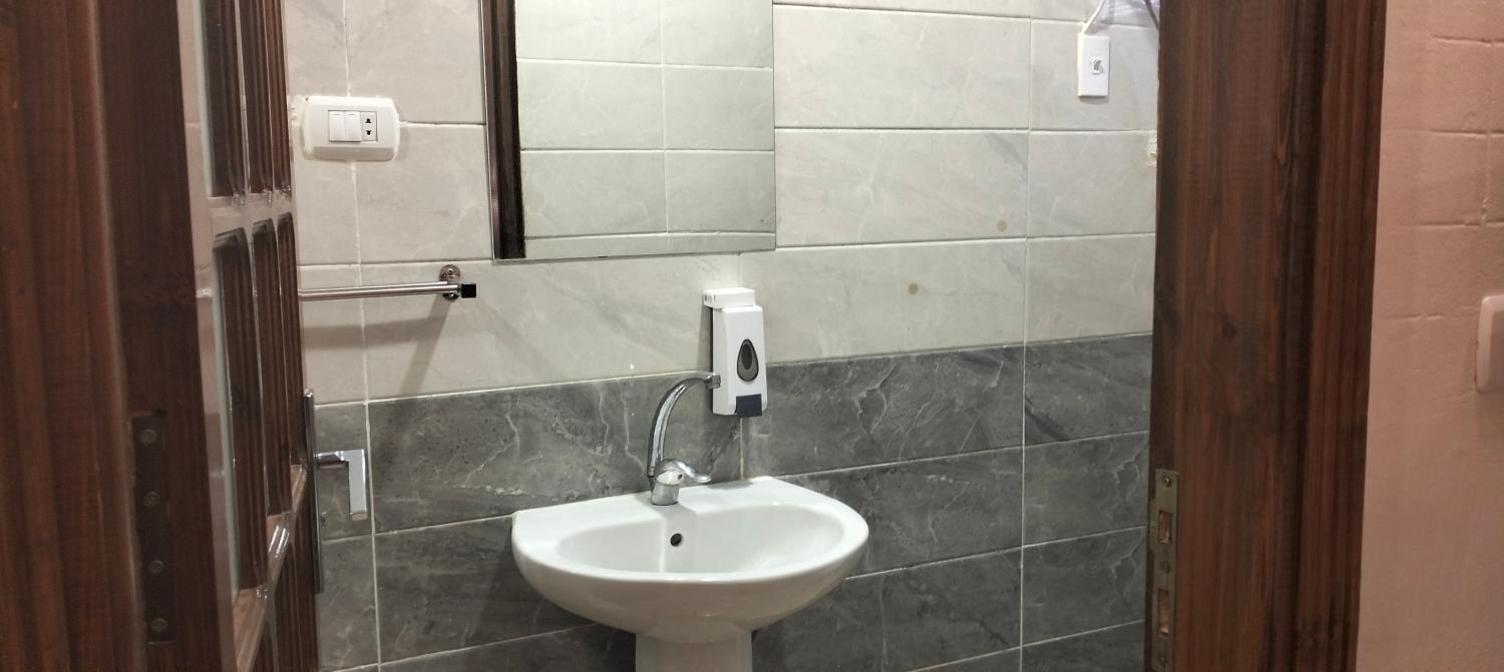 Royal Zeina Pyramids Inn