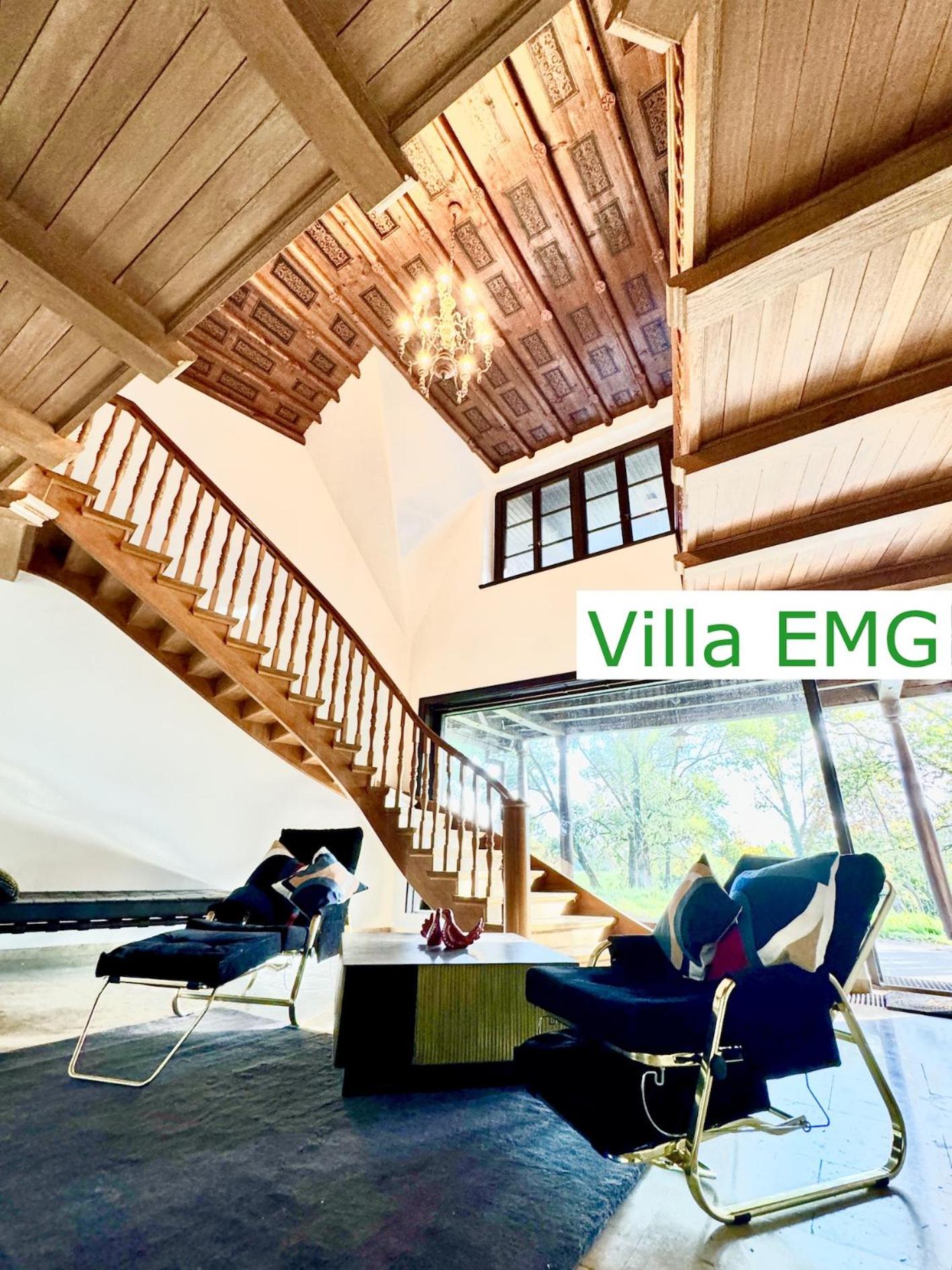 Luxus Ferienhaus Villa EMG München in Moosburg mit Pool, SPA, Kamin, Wald, See für Familien Gruppen bis 24 Personen