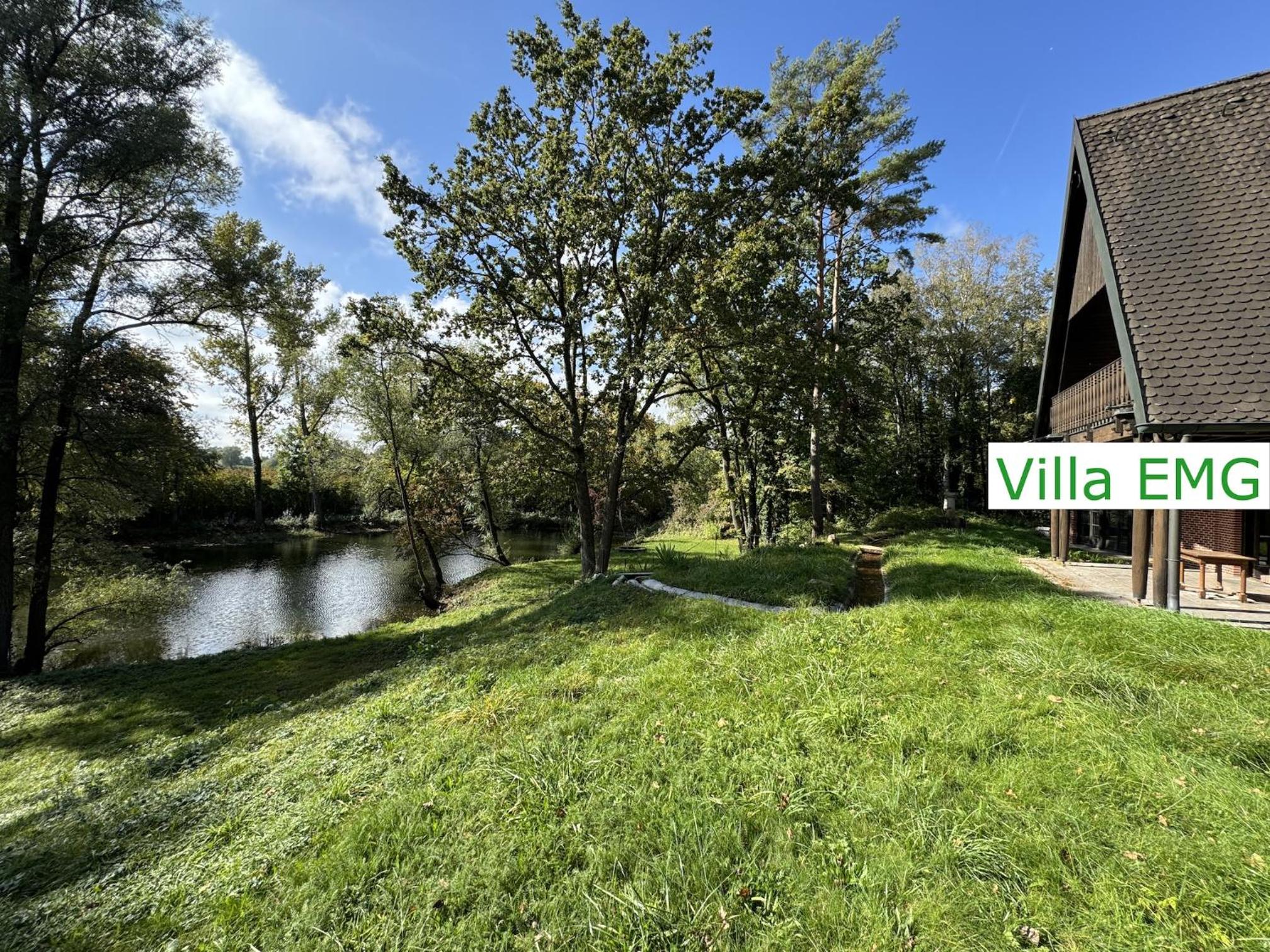 Luxus Ferienhaus Villa EMG München in Moosburg mit Pool, SPA, Kamin, Wald, See für Familien Gruppen bis 24 Personen