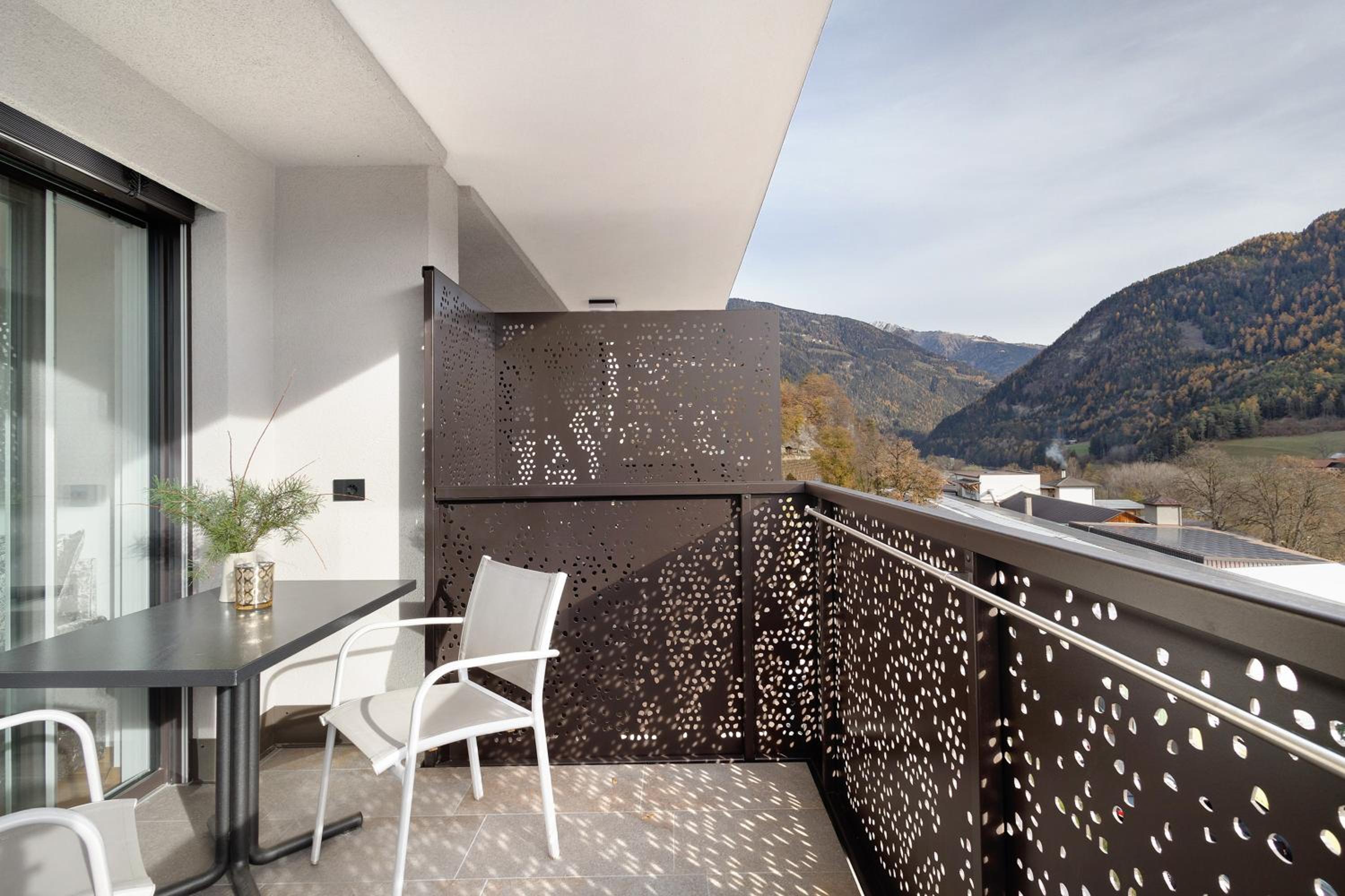 Paradeis Apartments