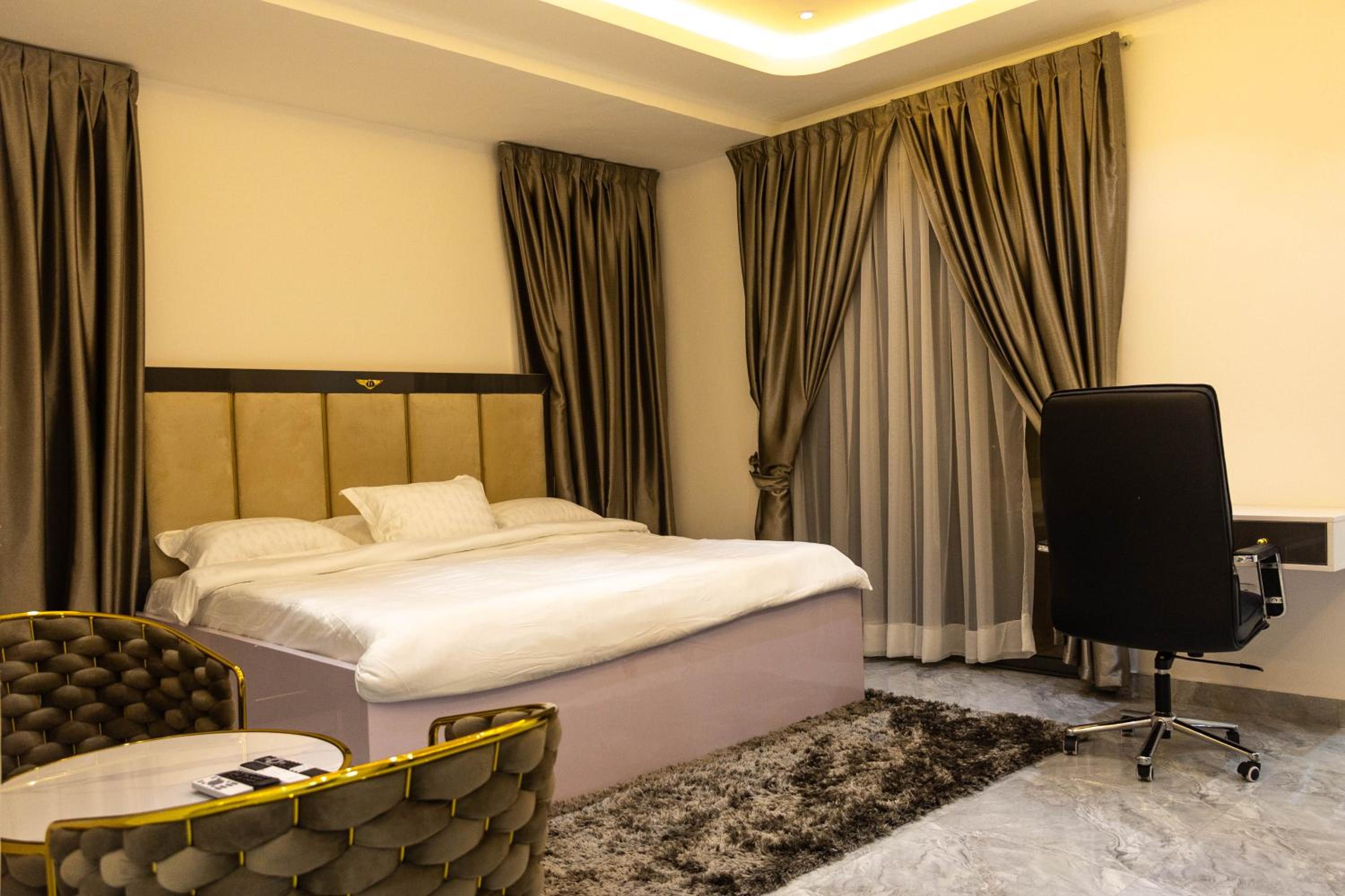 Maximilano Luxury Apartments