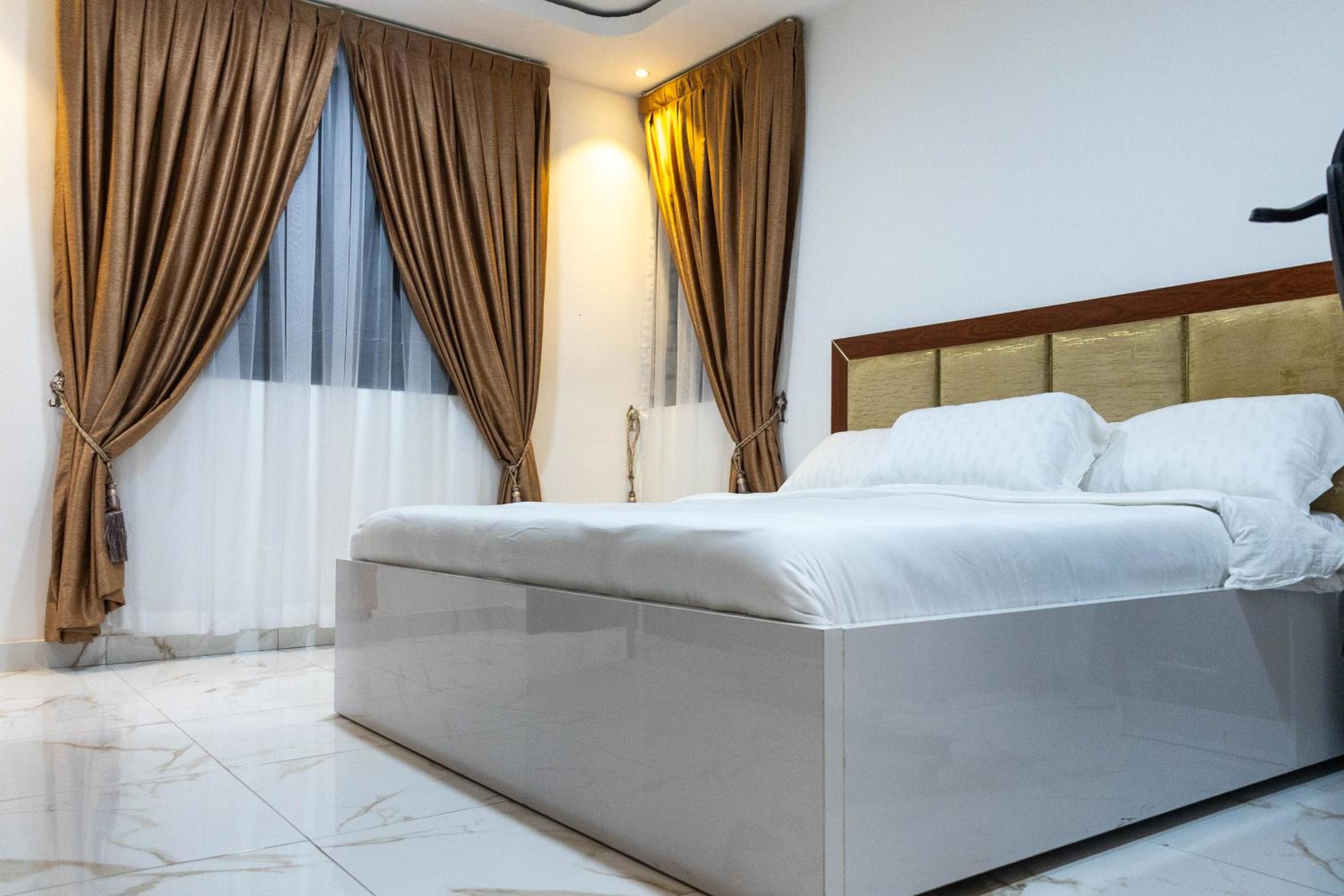 Maximilano Luxury Apartments