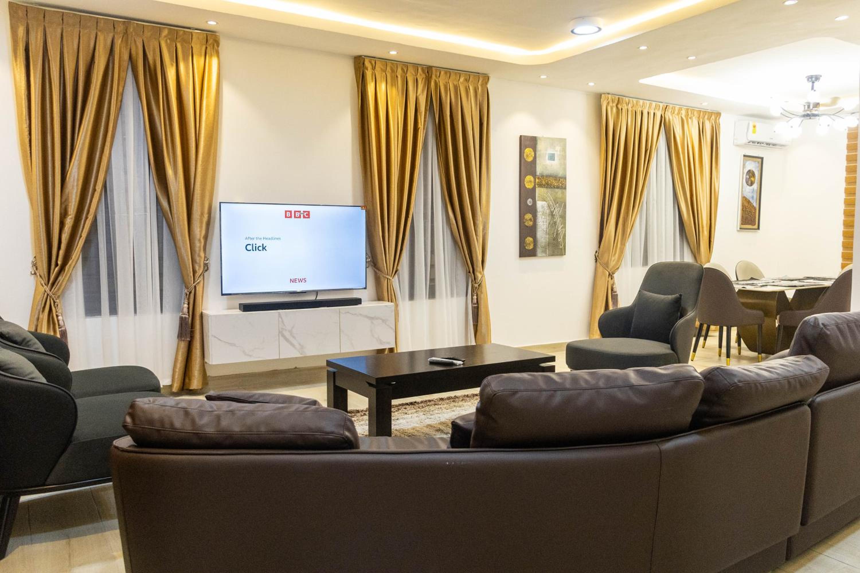 Maximilano Luxury Apartments