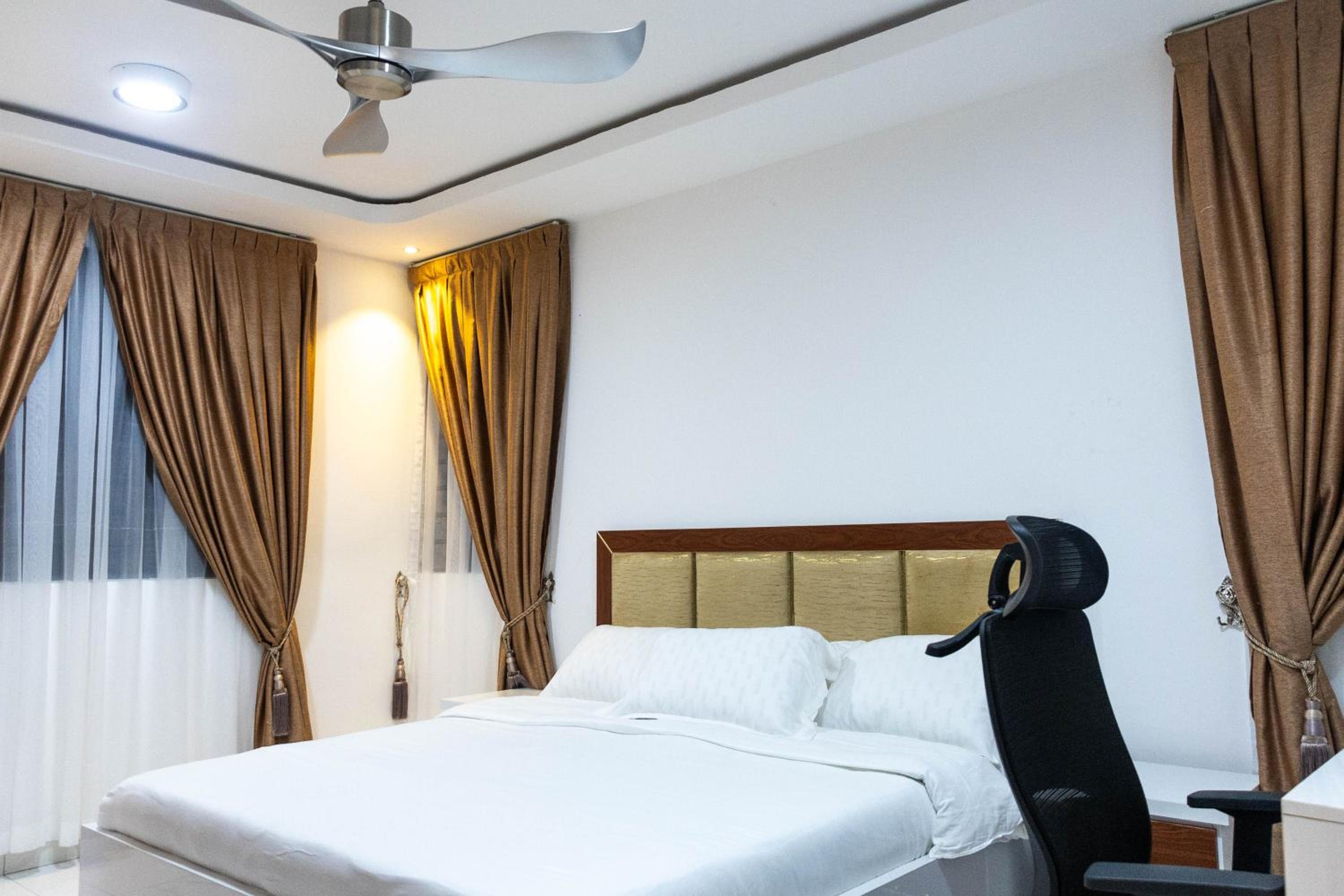 Maximilano Luxury Apartments