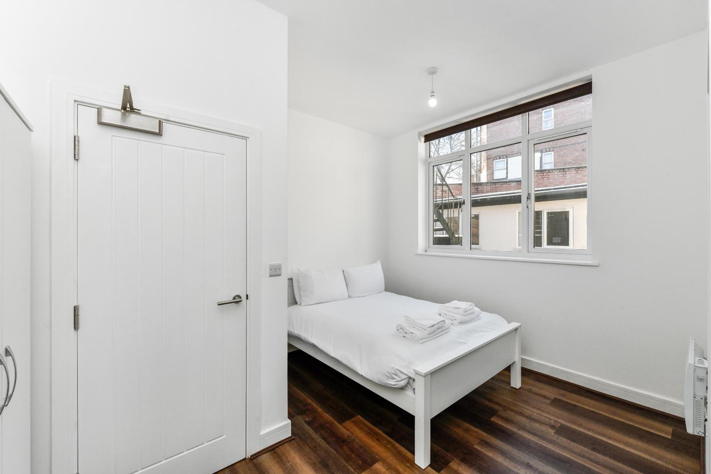 Nottingham Vacations - Church Street Flat 3 - Minimalist Studio in Basford - Property Image 1