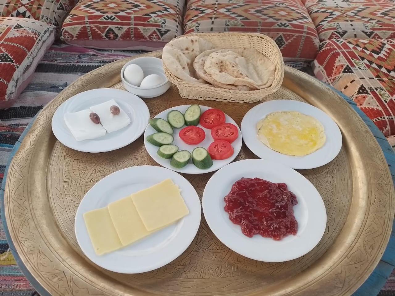 Royal Zeina Pyramids Inn