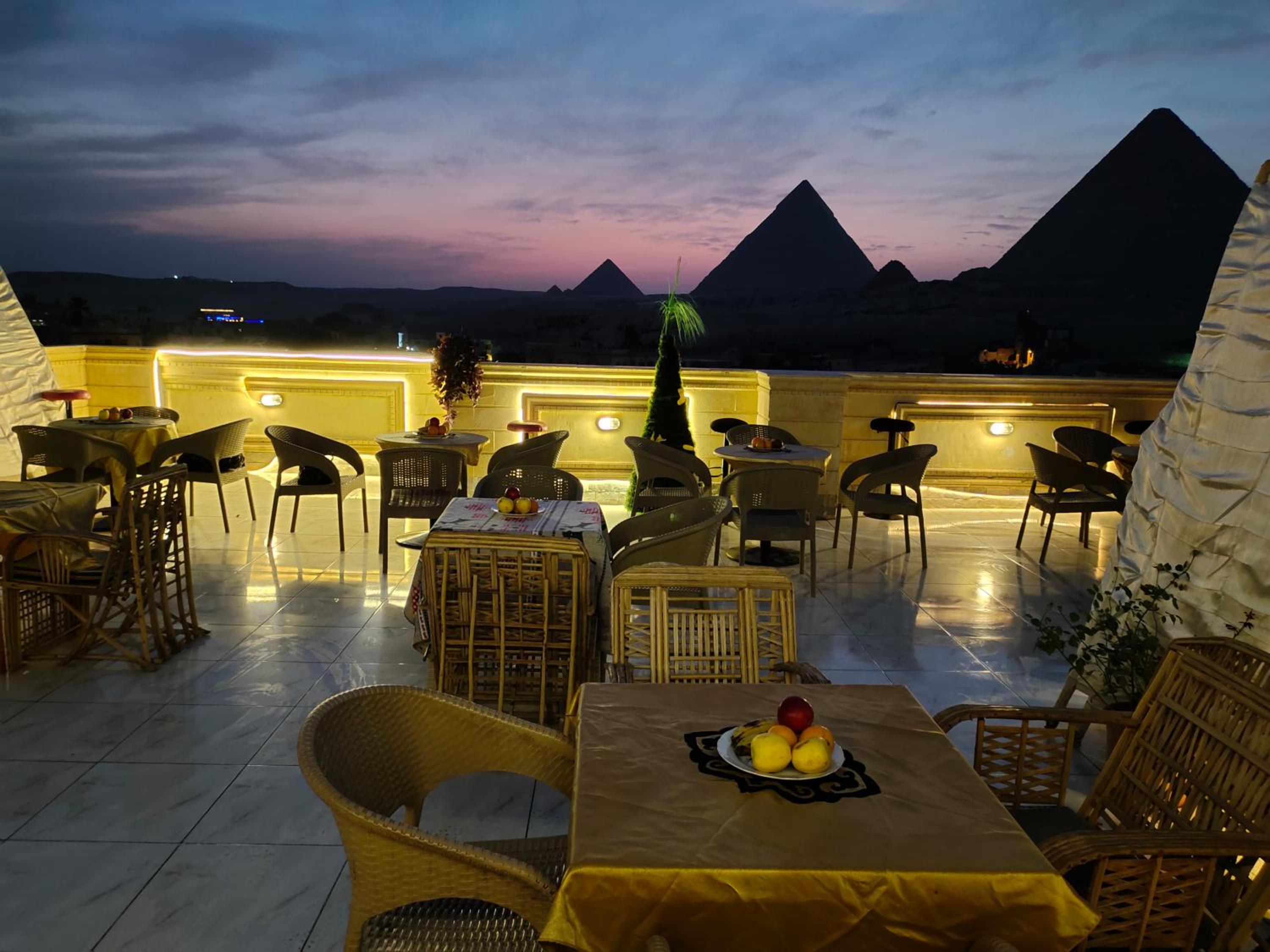 Royal Zeina Pyramids Inn