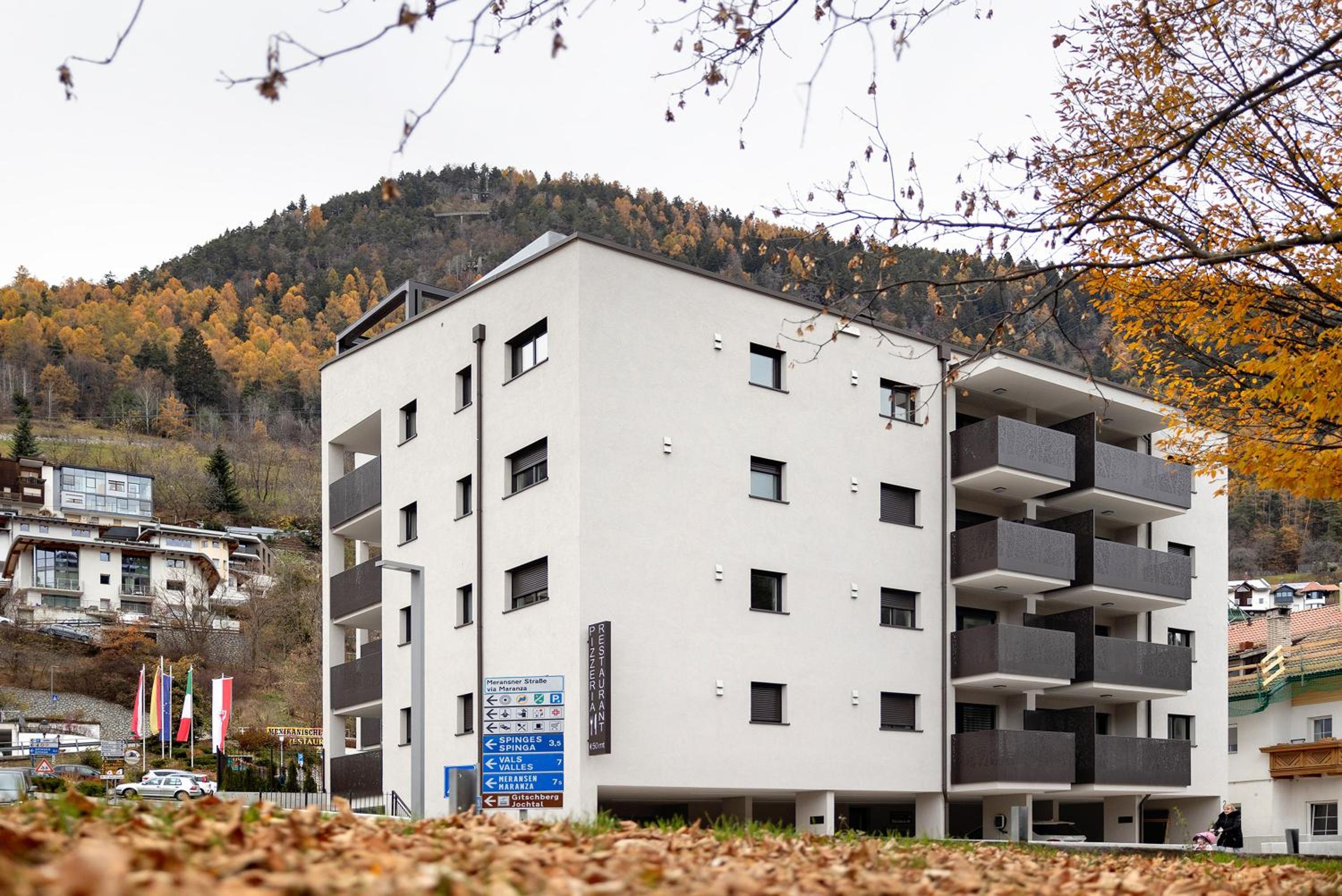 Paradeis Apartments