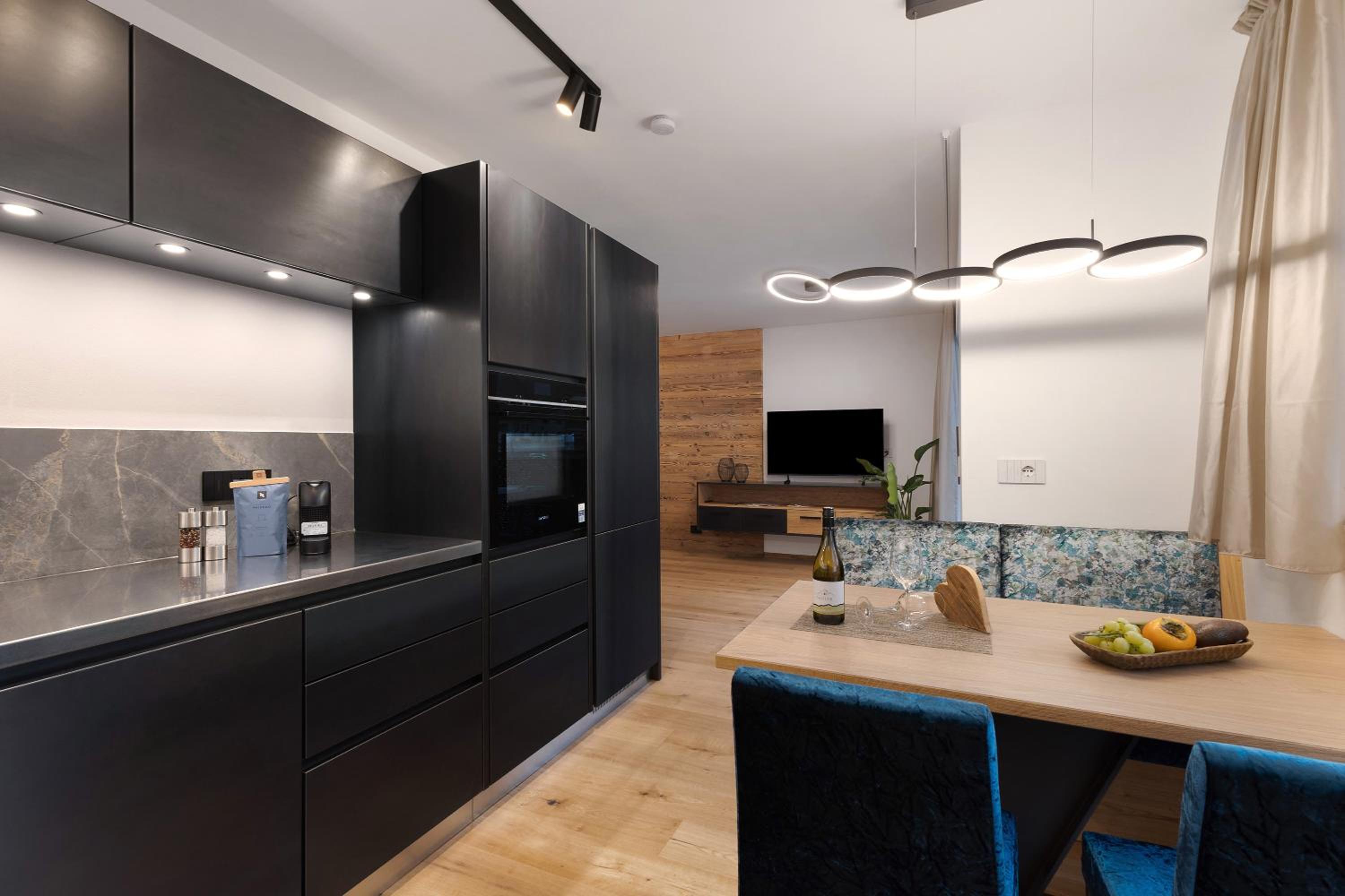 Paradeis Apartments