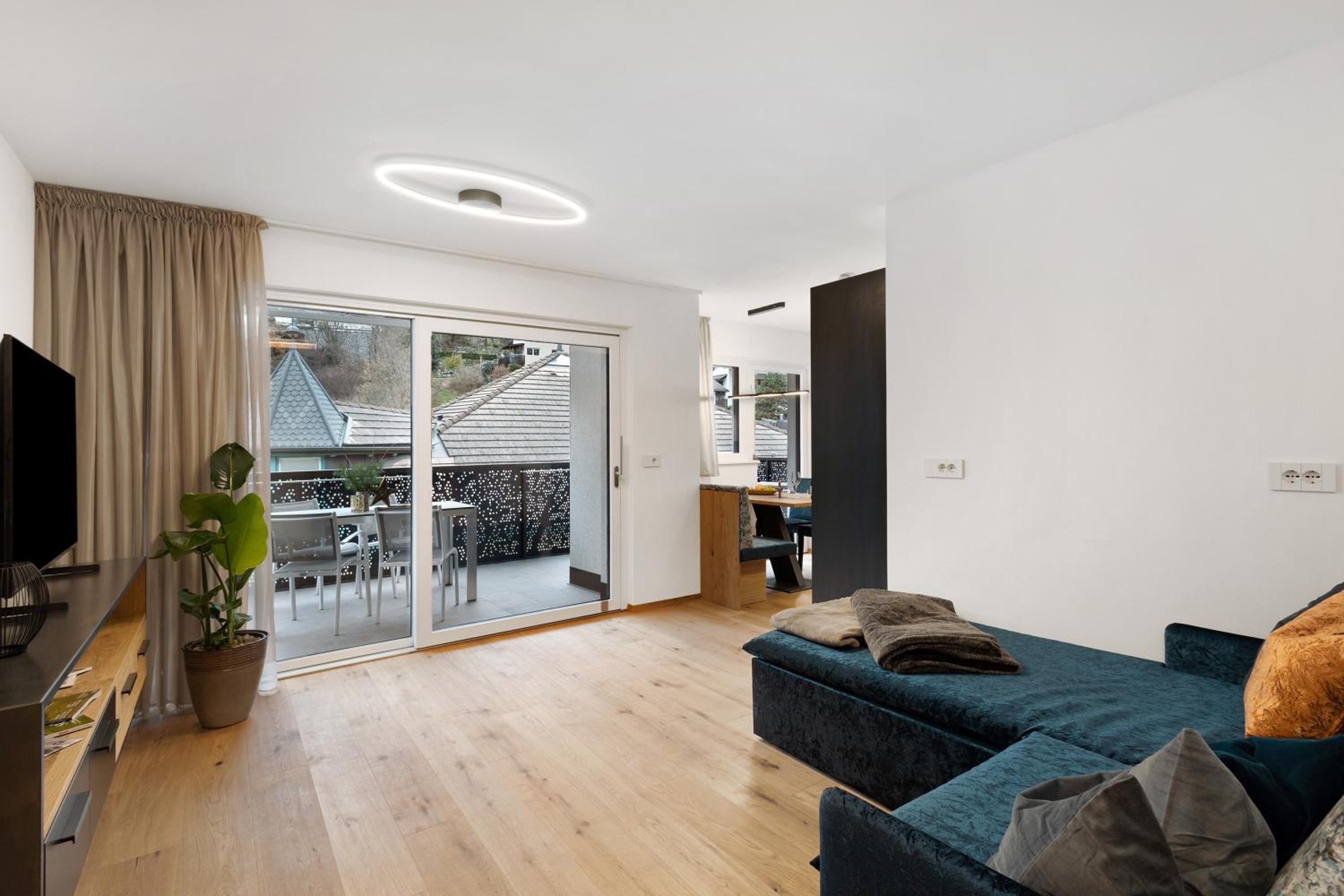 Paradeis Apartments