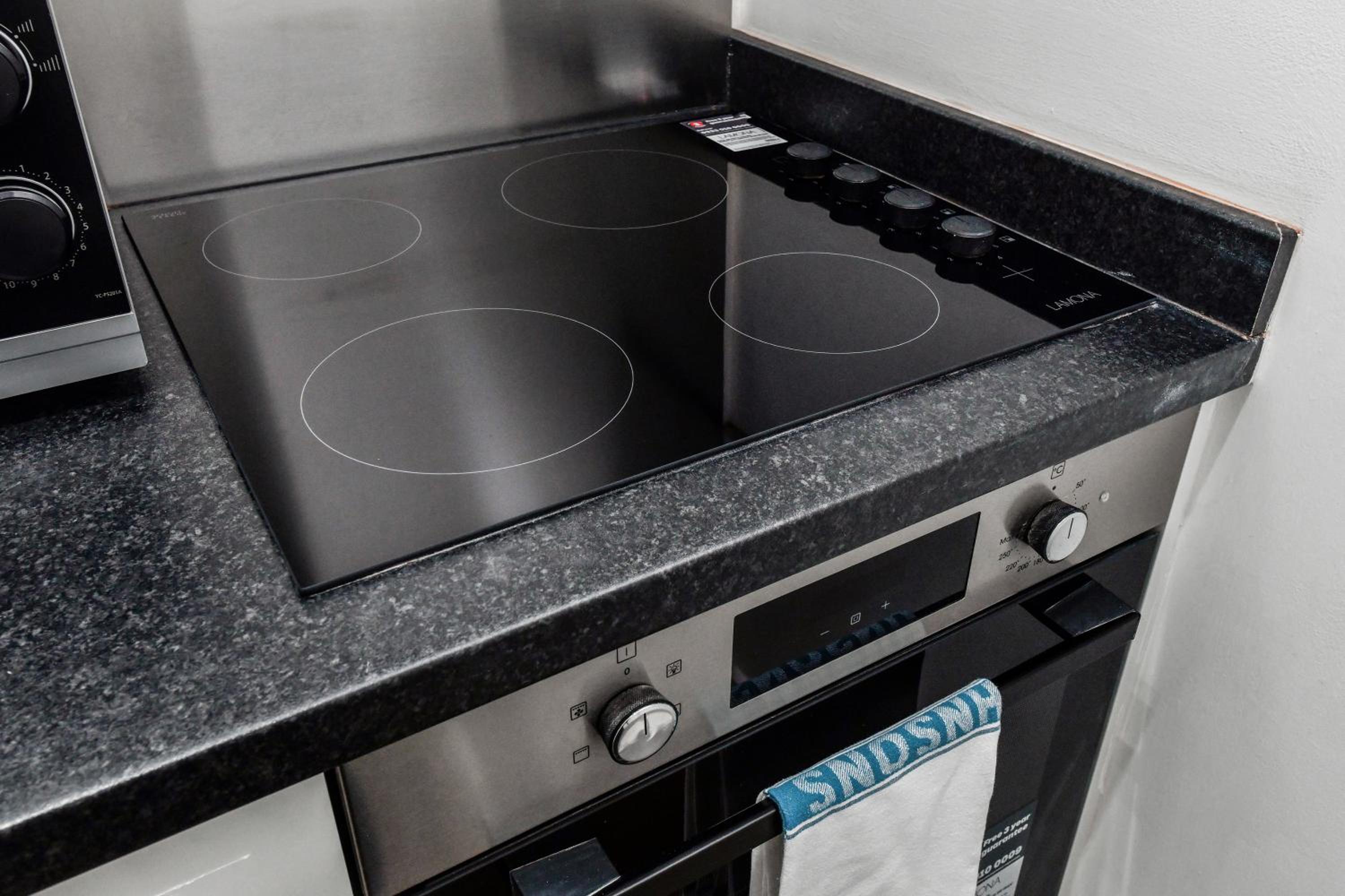 Nottingham Vacations - Church Street Flat 3 - Minimalist Studio in Basford - Property Image 6