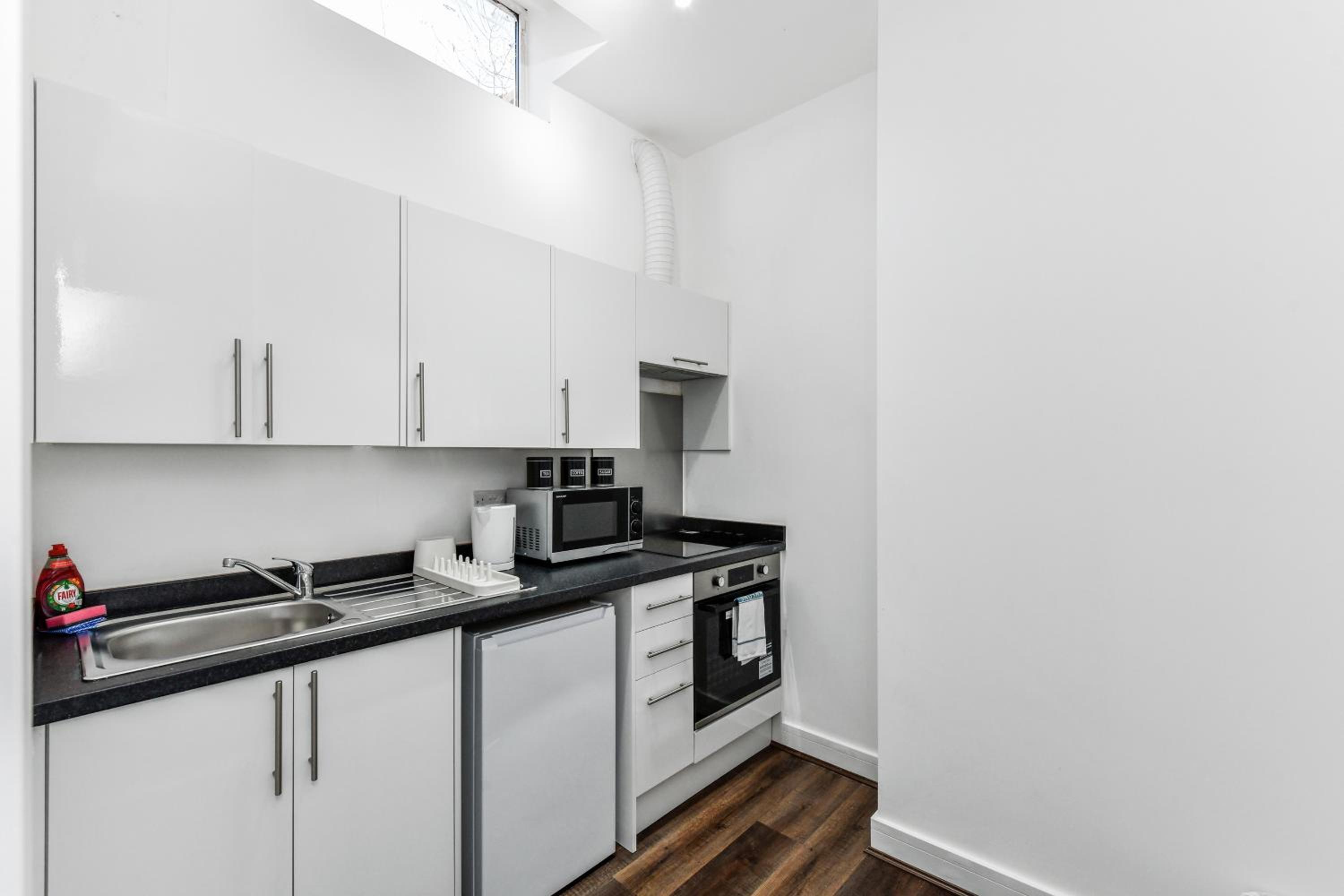 Nottingham Vacations - Church Street Flat 3 - Minimalist Studio in Basford - Property Image 7