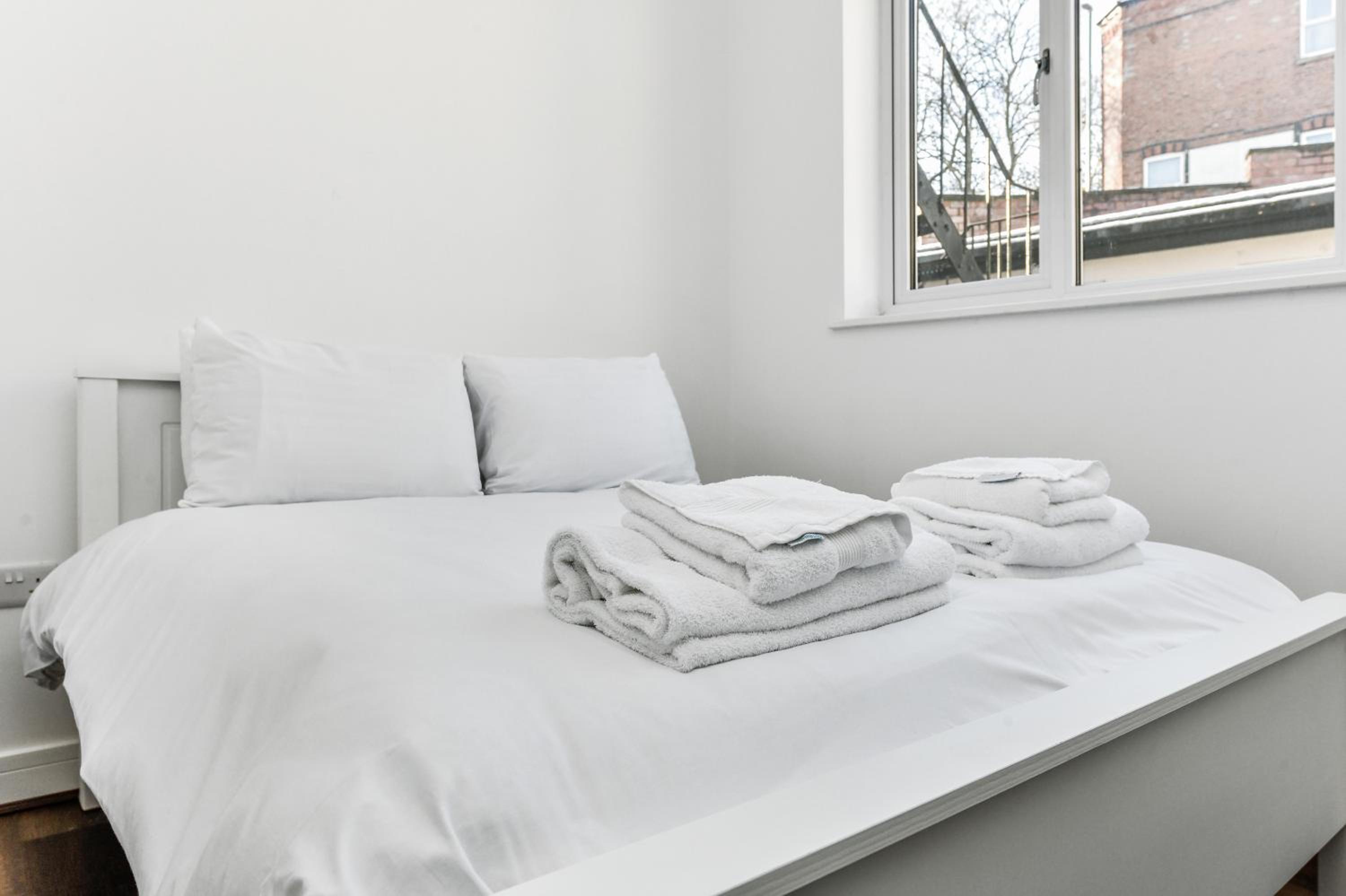 Nottingham Vacations - Church Street Flat 3 - Minimalist Studio in Basford - Property Image 9