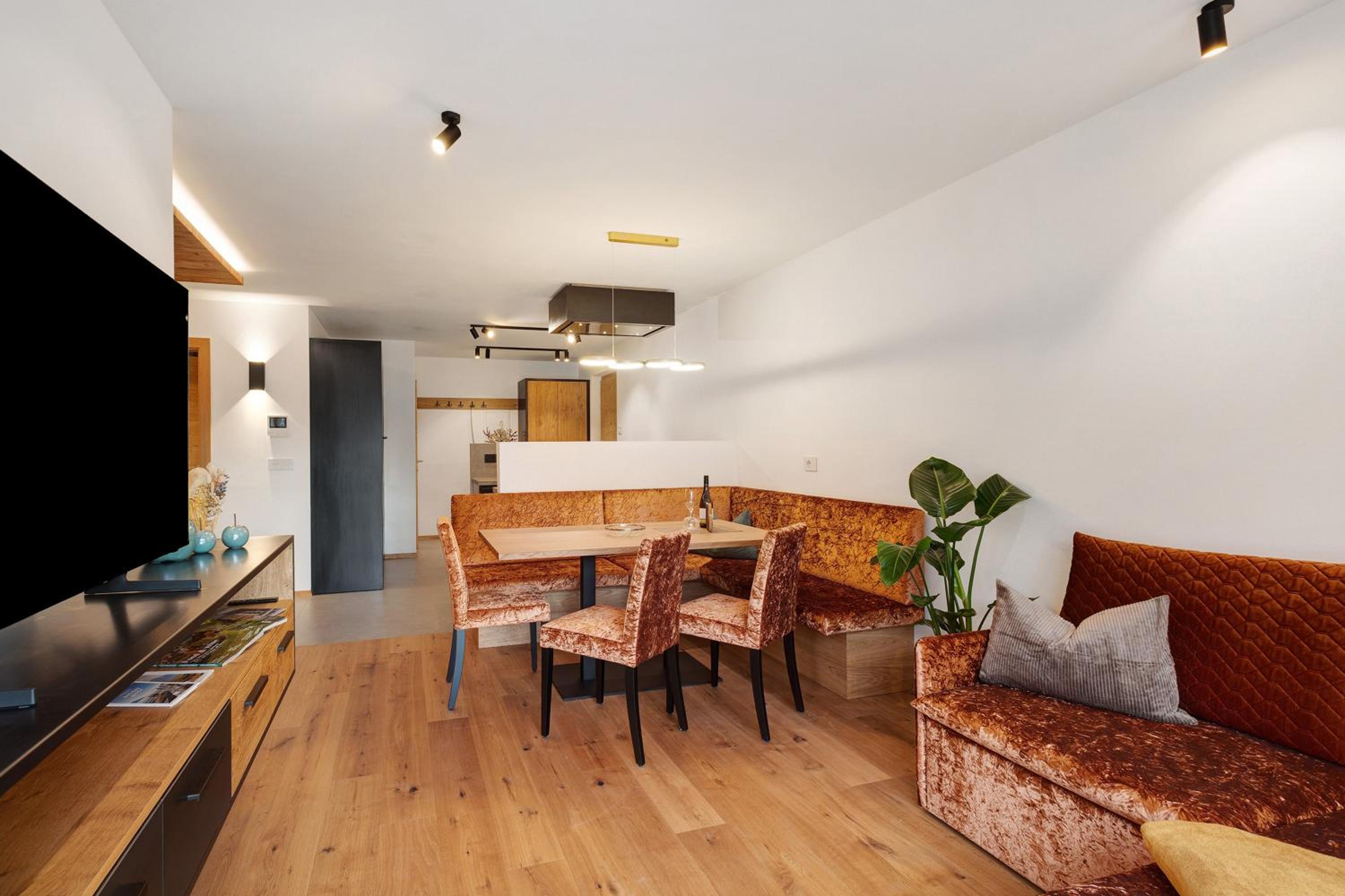 Paradeis Apartments
