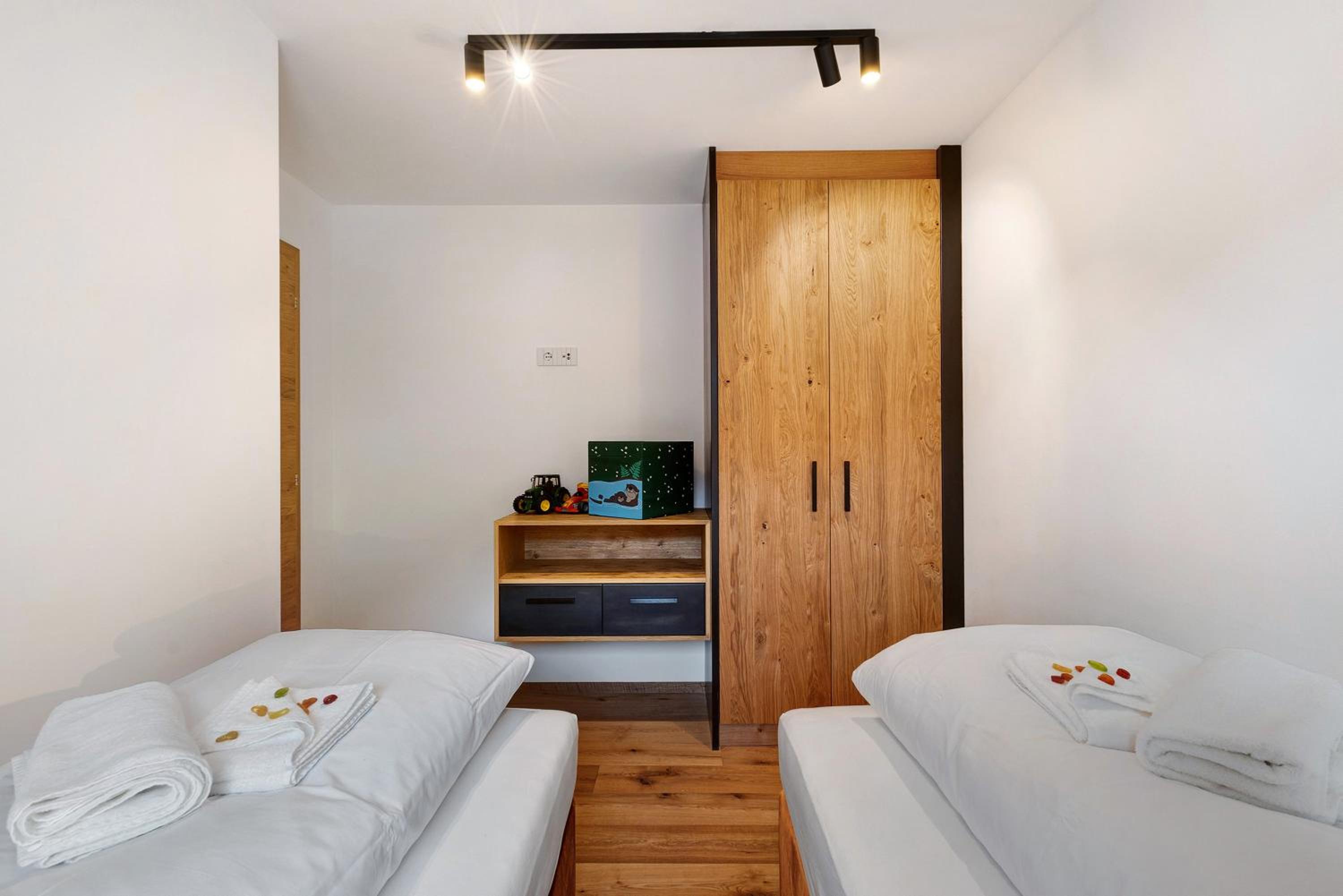 Paradeis Apartments