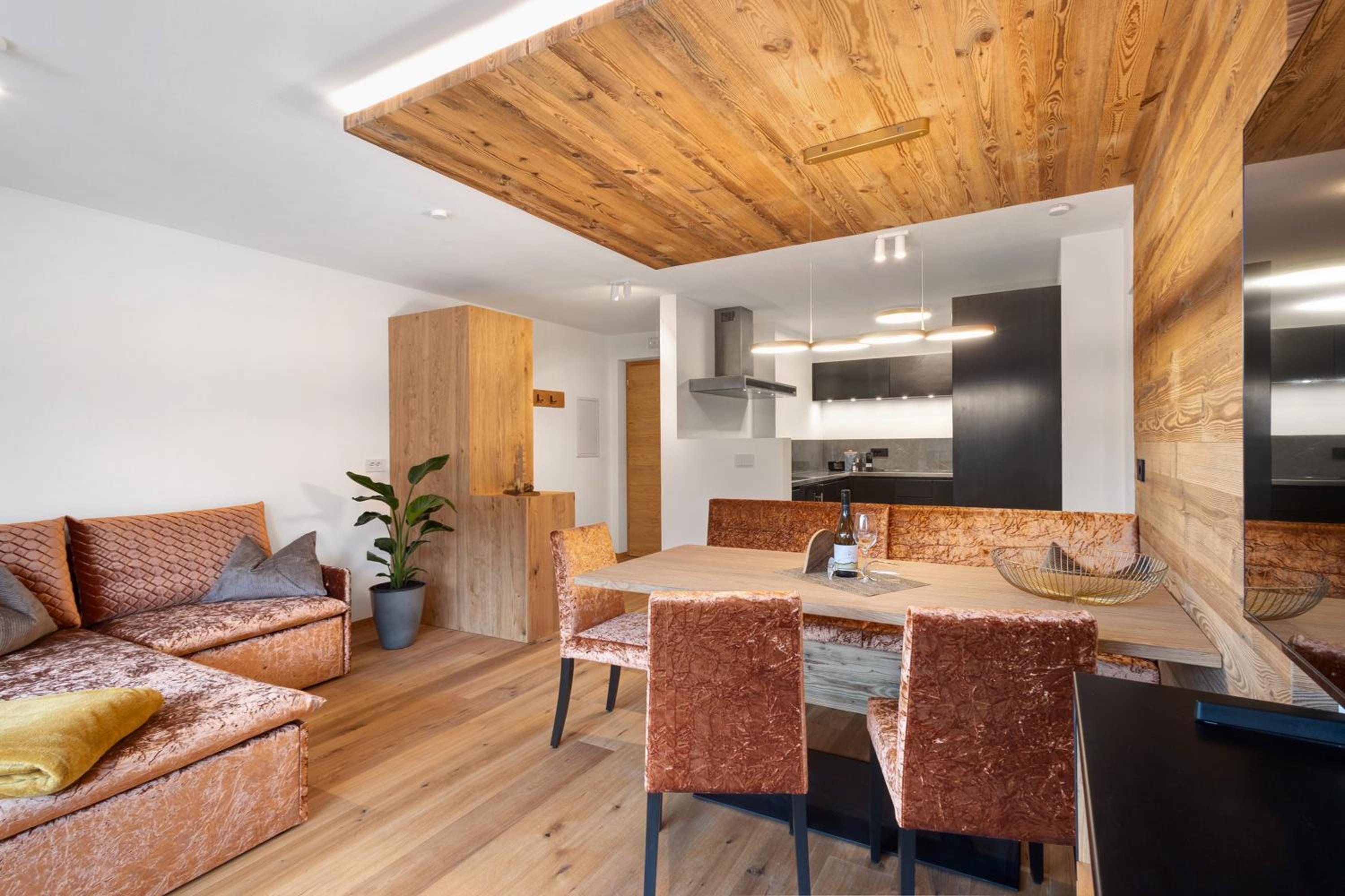 Paradeis Apartments