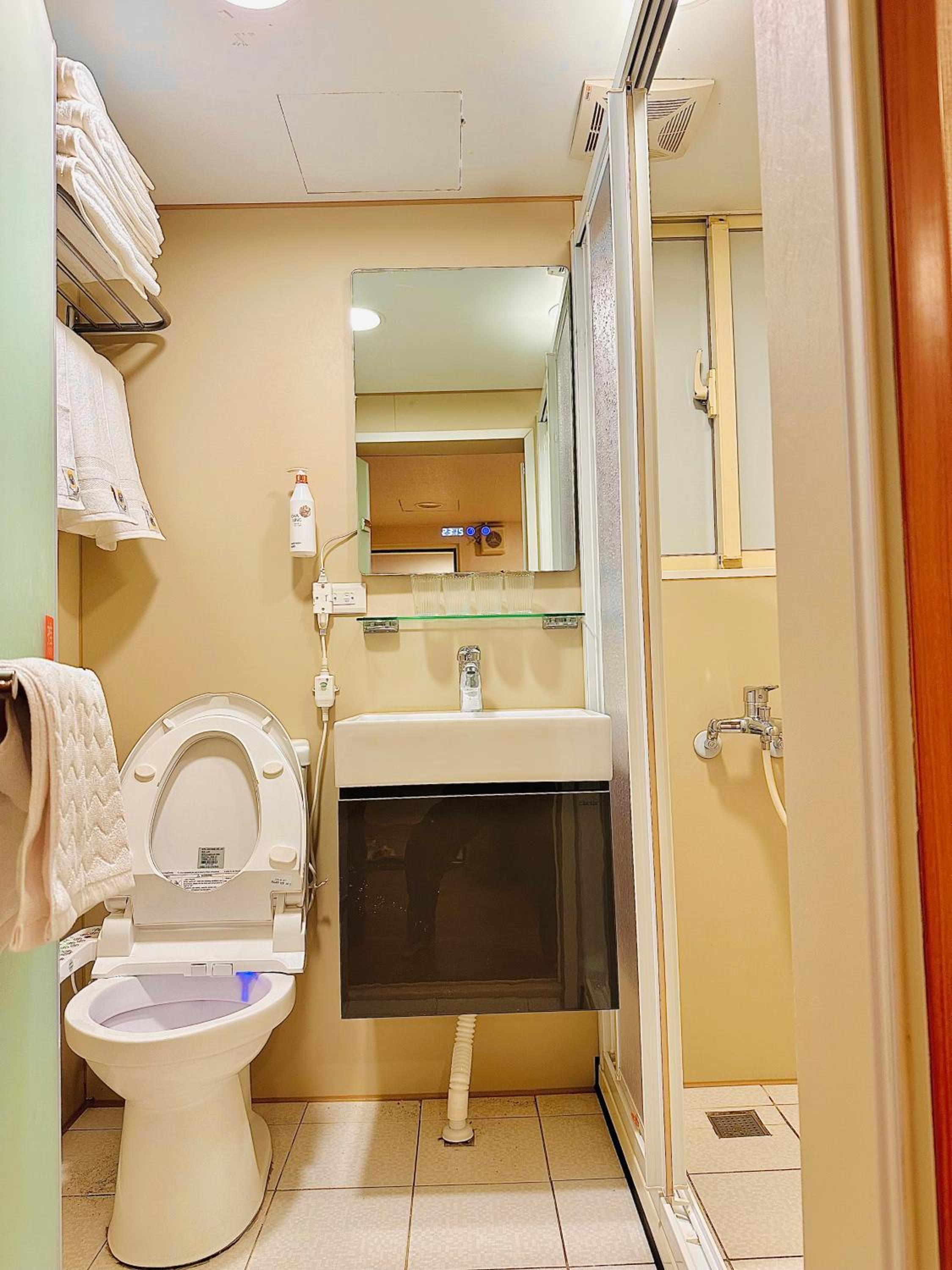 Cat Tail Pocket Inn Ximen
