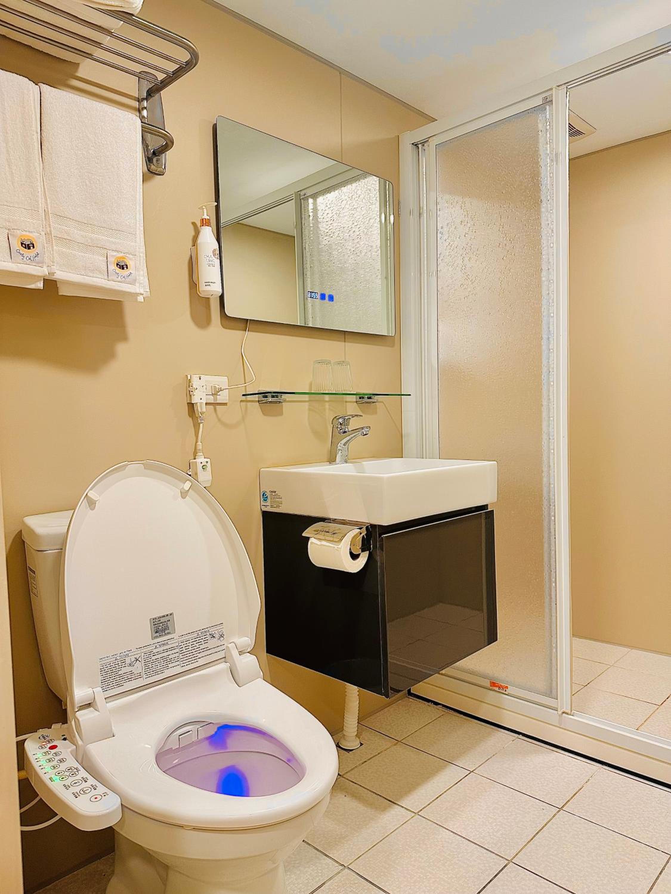 Cat Tail Pocket Inn Ximen