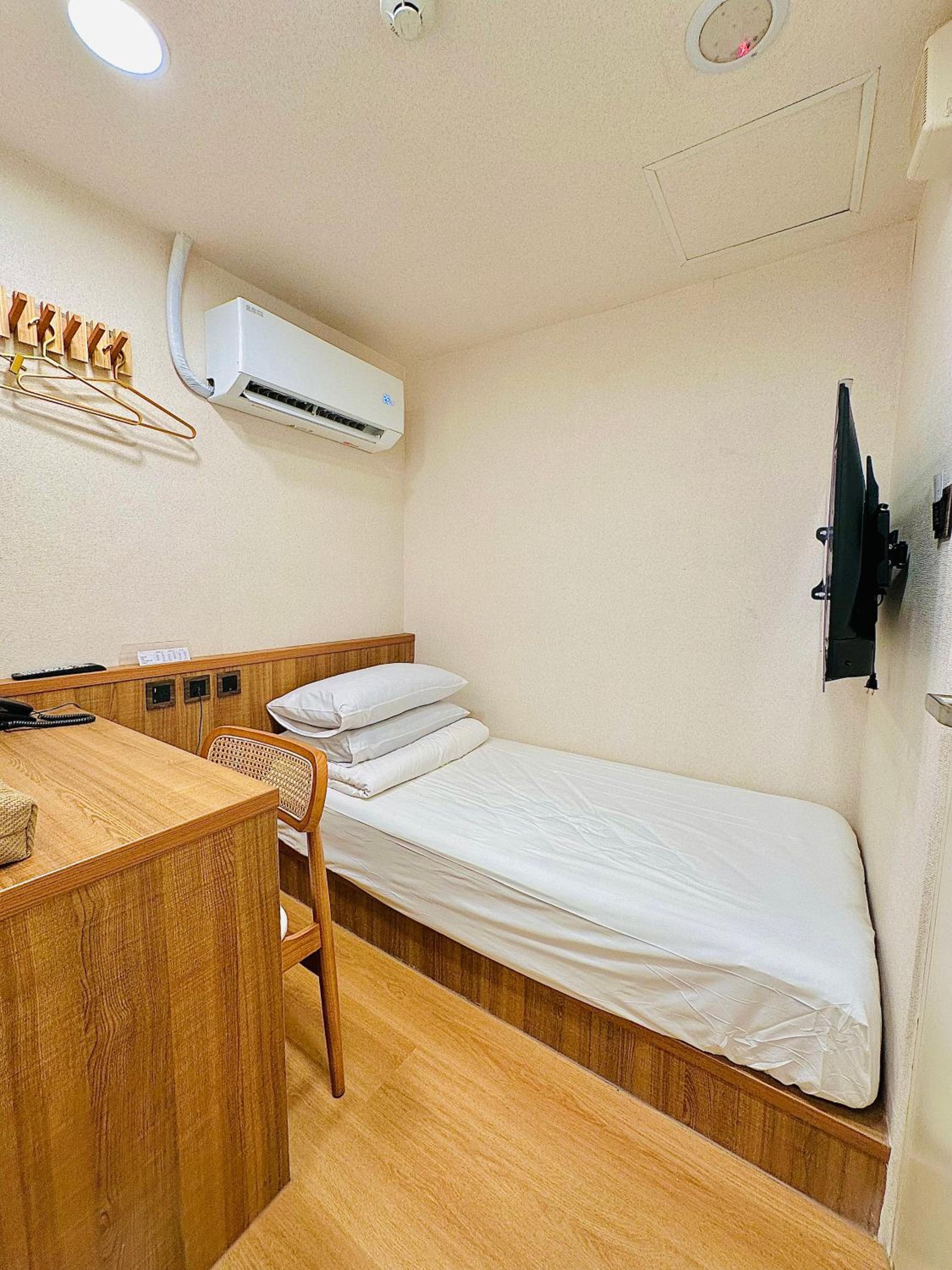 Cat Tail Pocket Inn Ximen