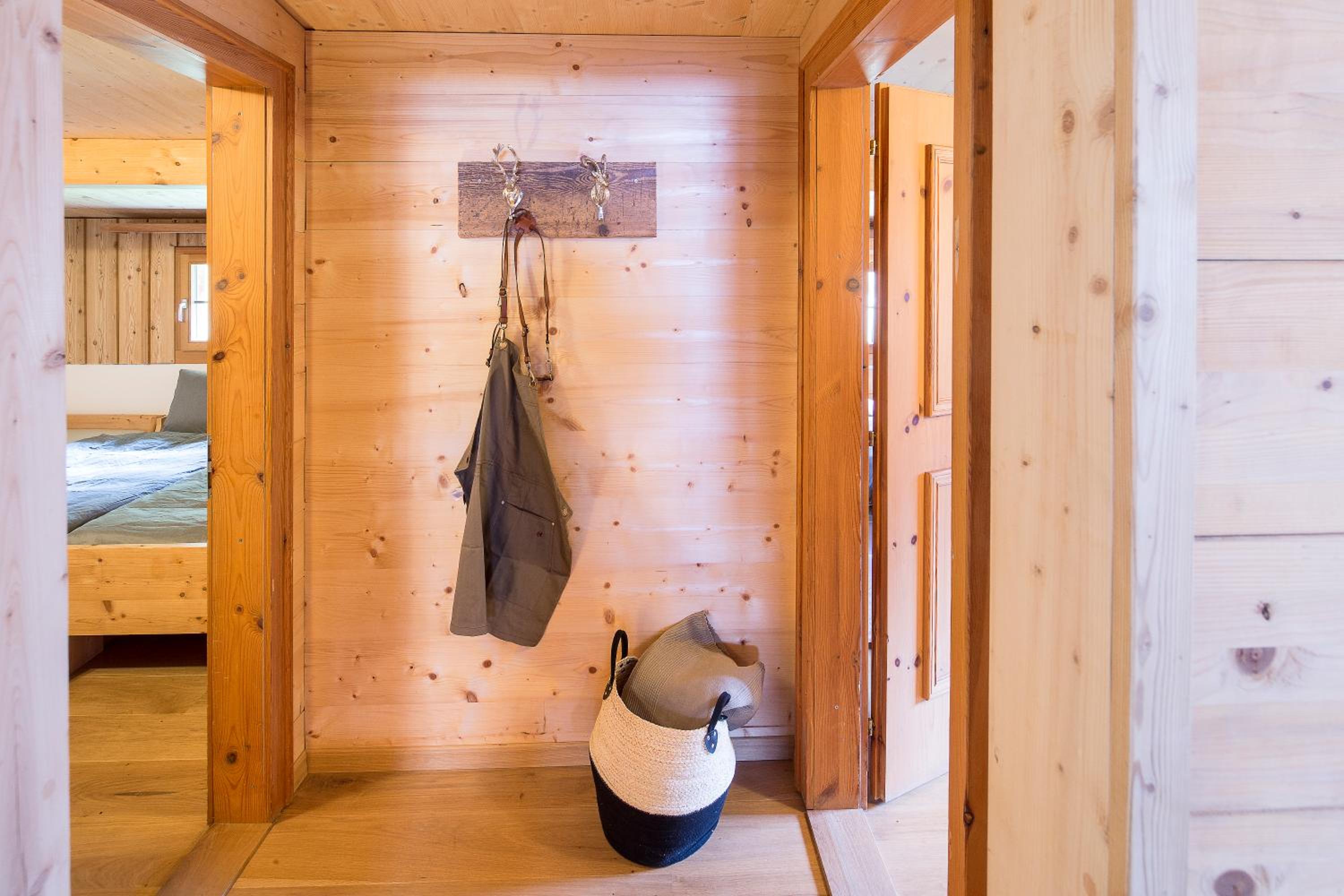 Maiensäss, Berghütte Pundelon - autark, voll ausgestattet, Ressourcen begrenzt