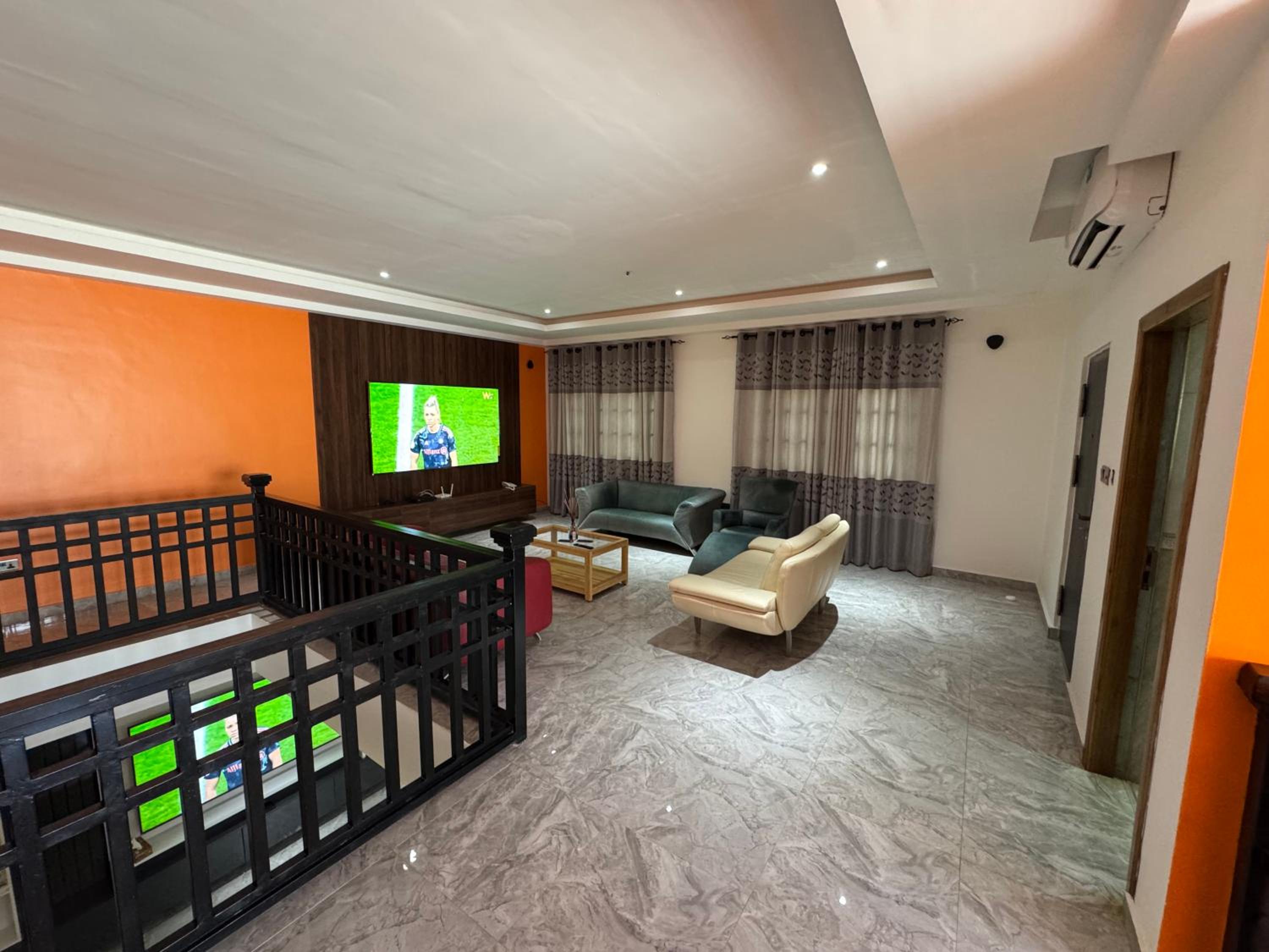 Ultra Modern 3 Bedroom Townhouse