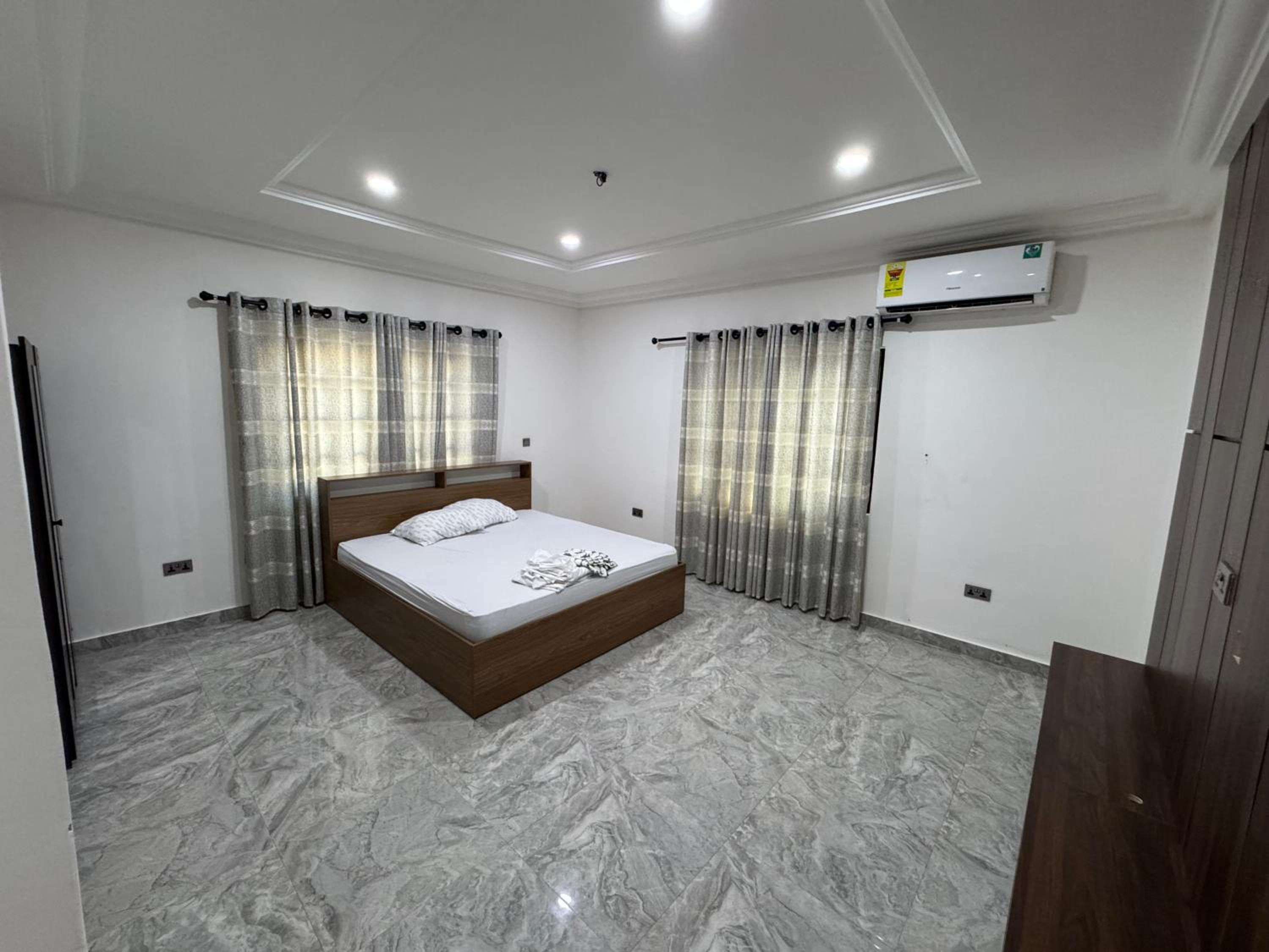 Ultra Modern 3 Bedroom Townhouse