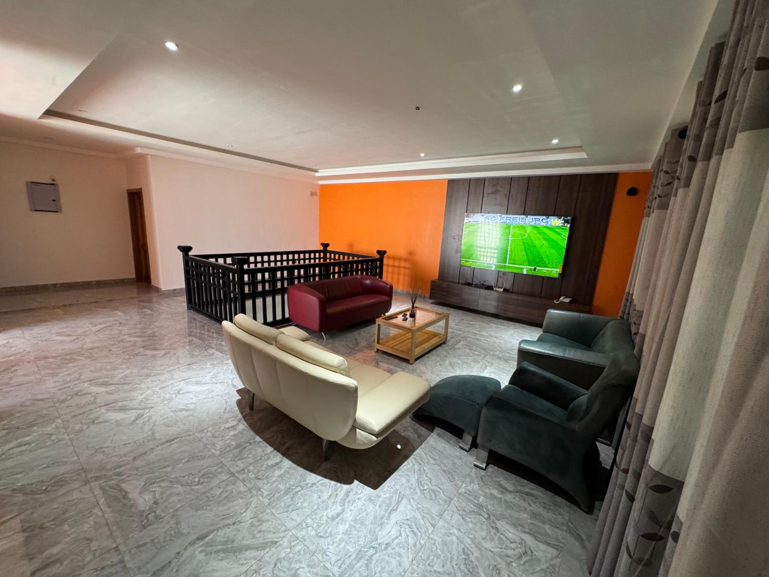 Ultra Modern 3 Bedroom Townhouse