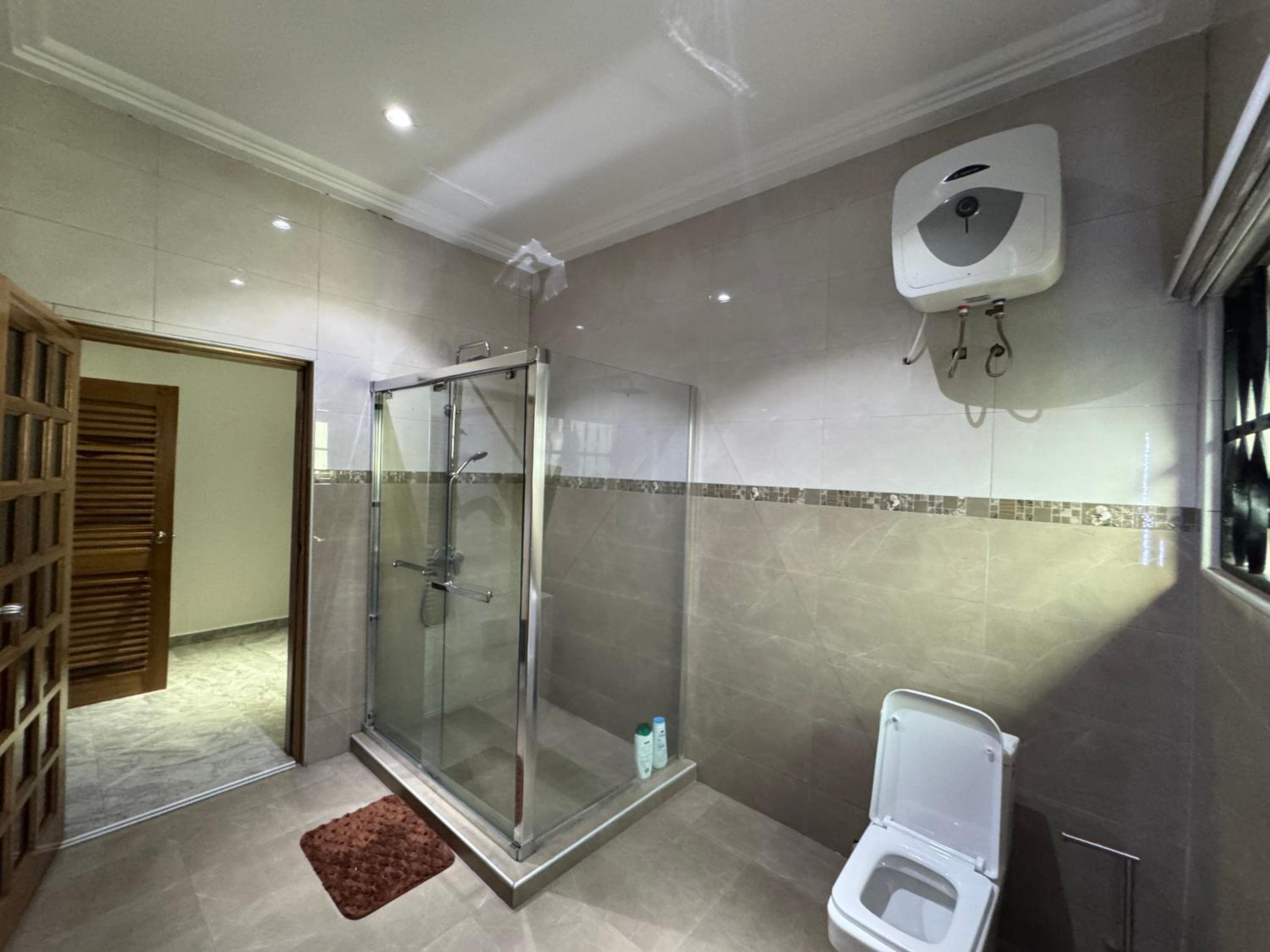 Ultra Modern 3 Bedroom Townhouse