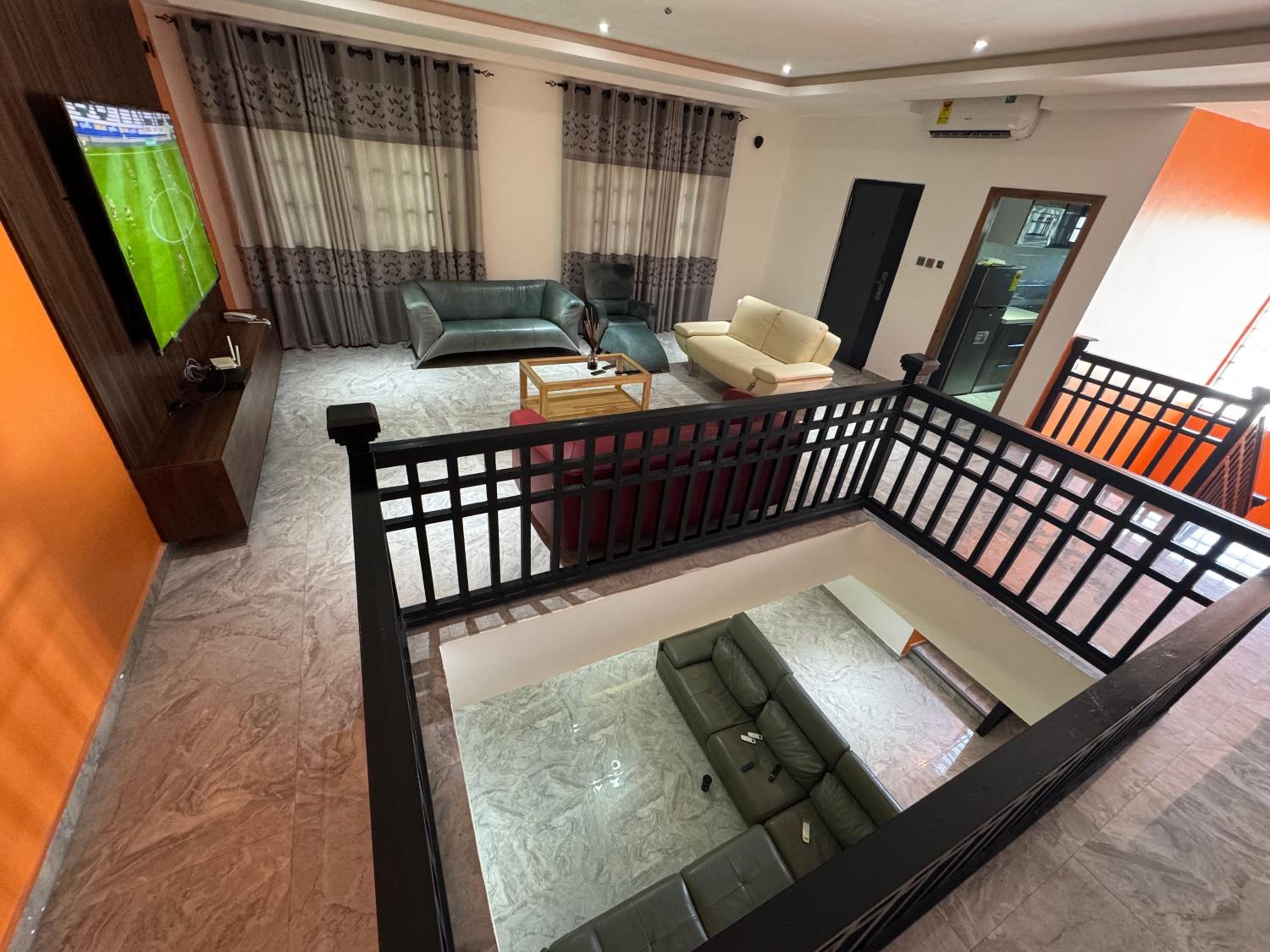 Ultra Modern 3 Bedroom Townhouse