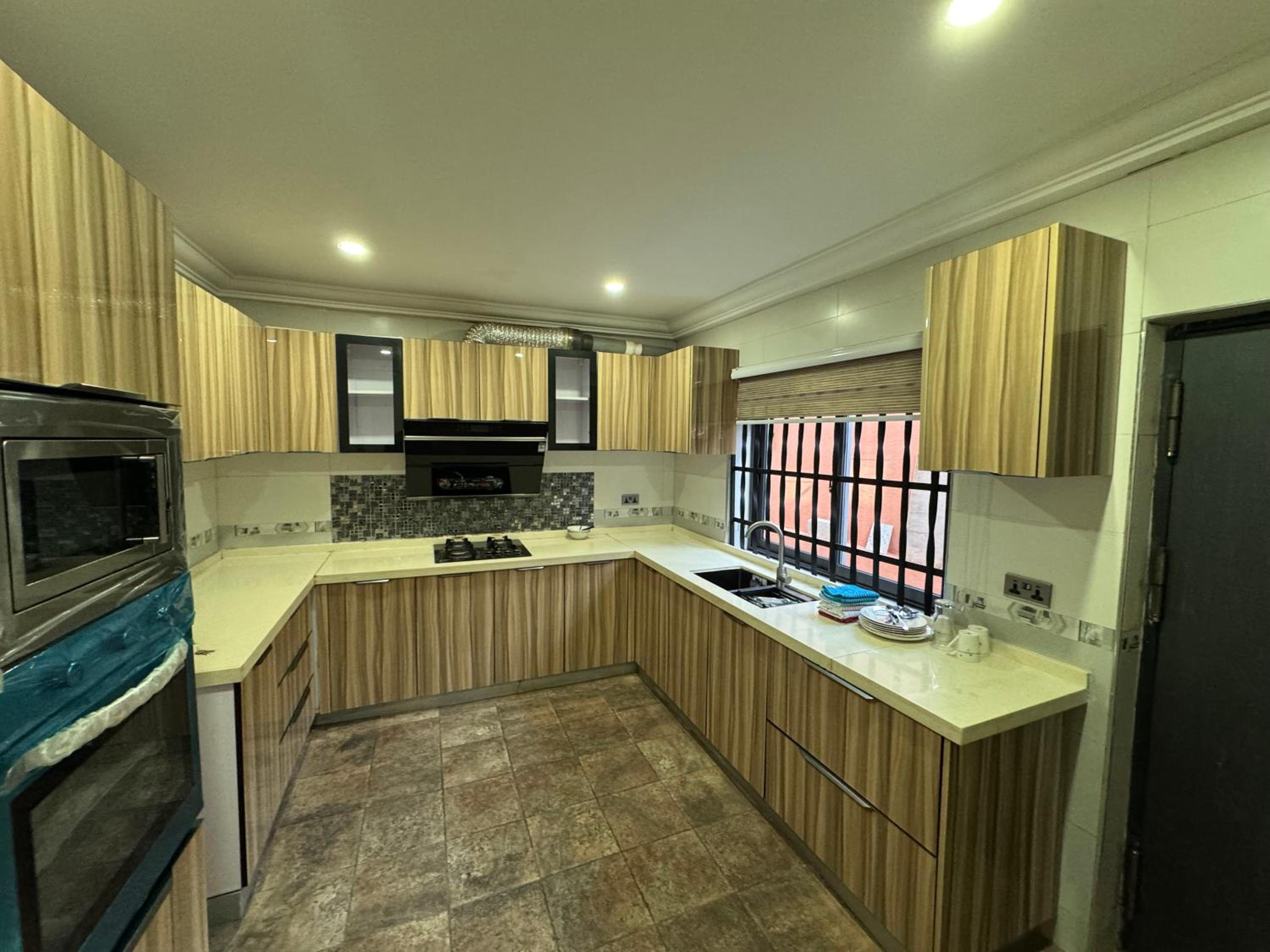 Ultra Modern 3 Bedroom Townhouse