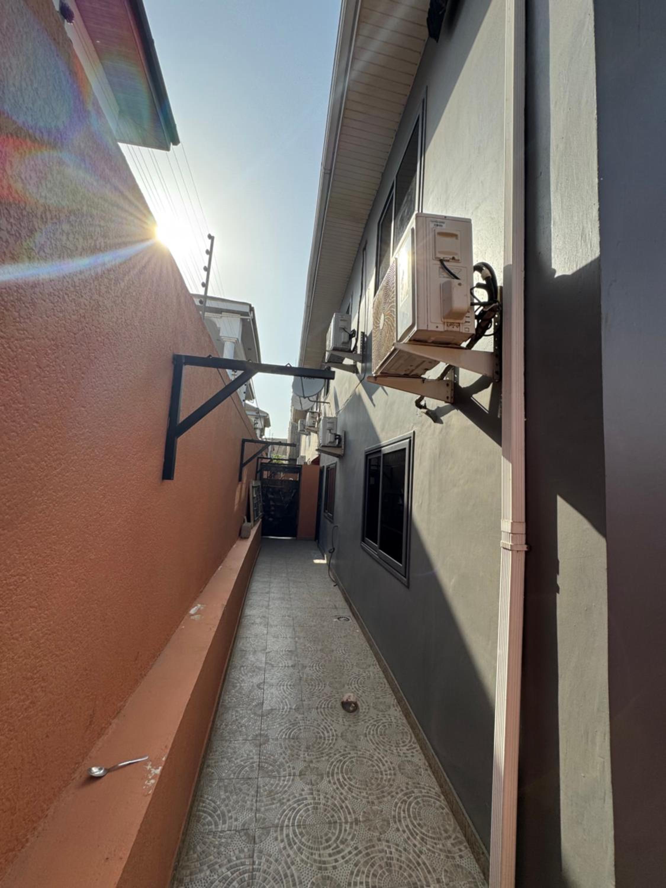 Ultra Modern 3 Bedroom Townhouse