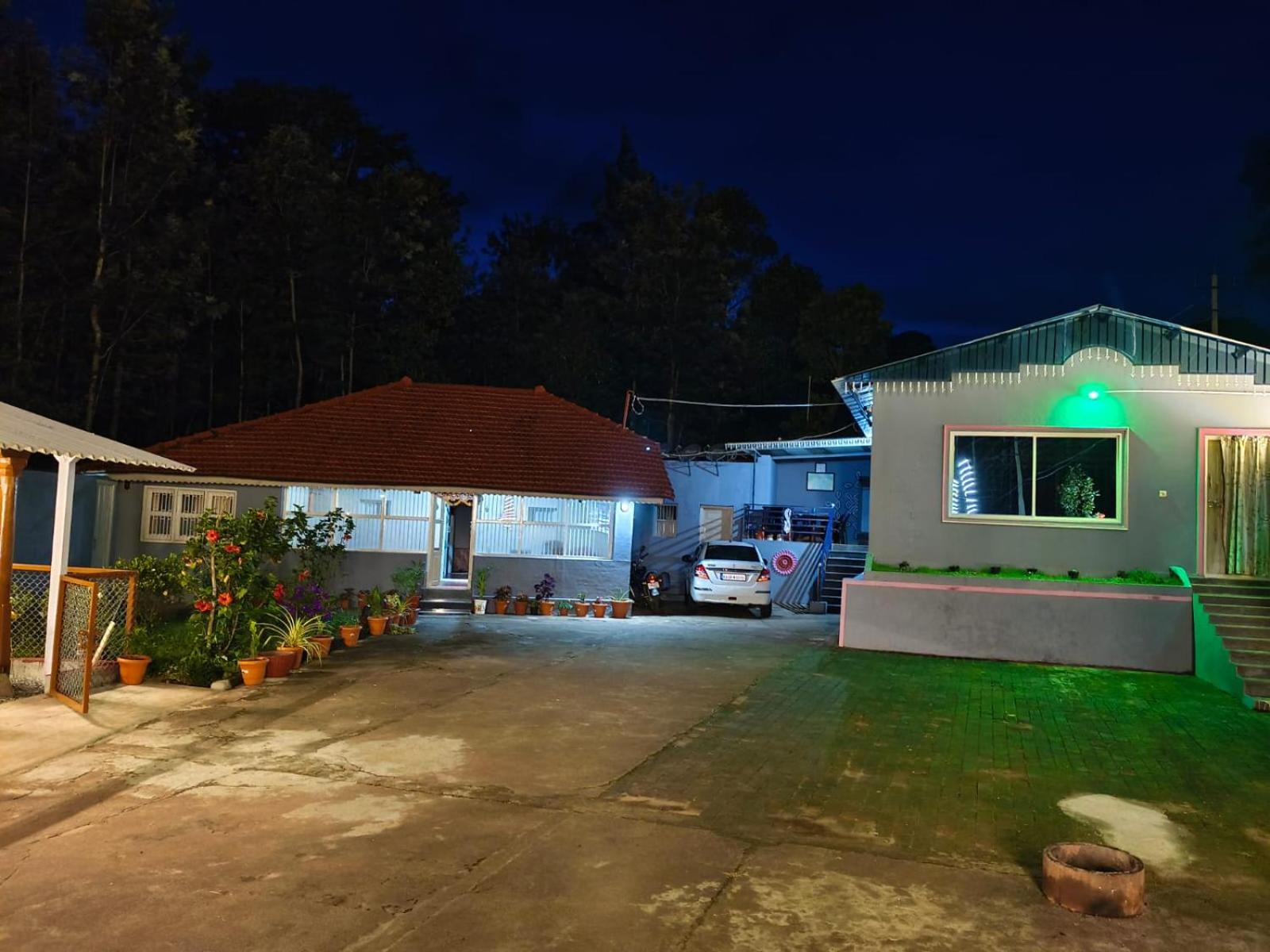 Lake Flower Homestay