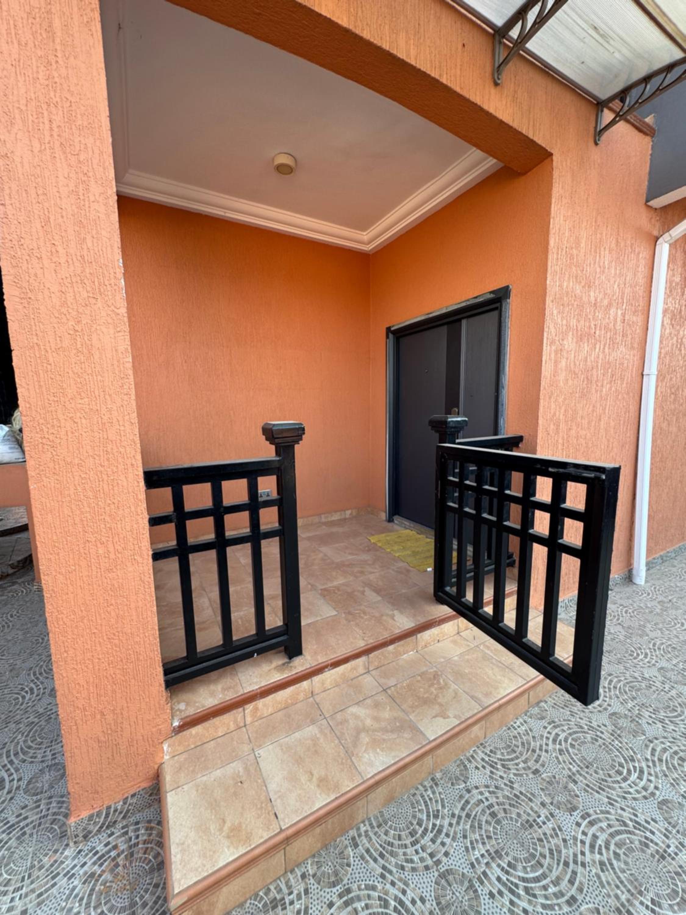 Ultra Modern 3 Bedroom Townhouse
