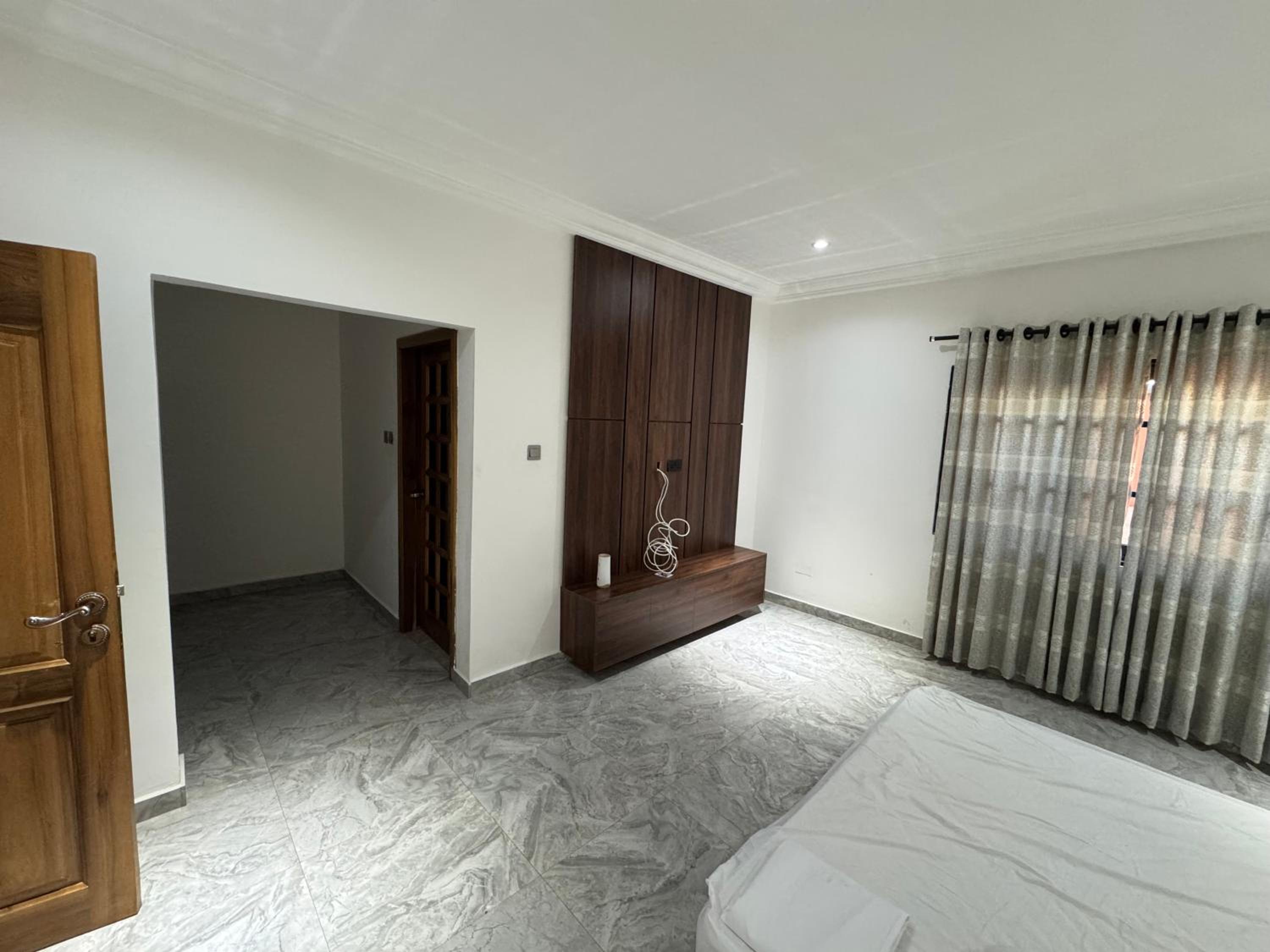 Ultra Modern 3 Bedroom Townhouse