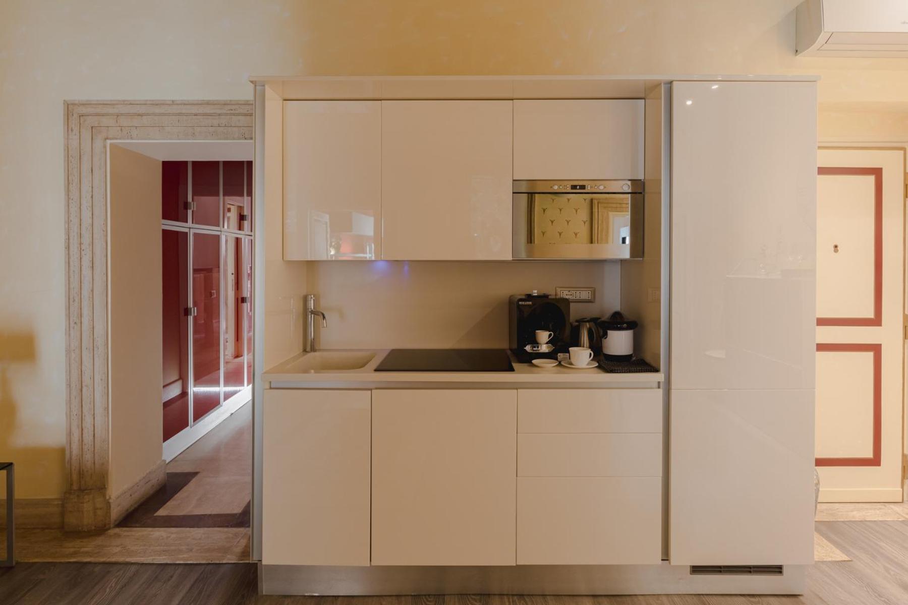 NSM 71VIADELCORSO Luxury Home