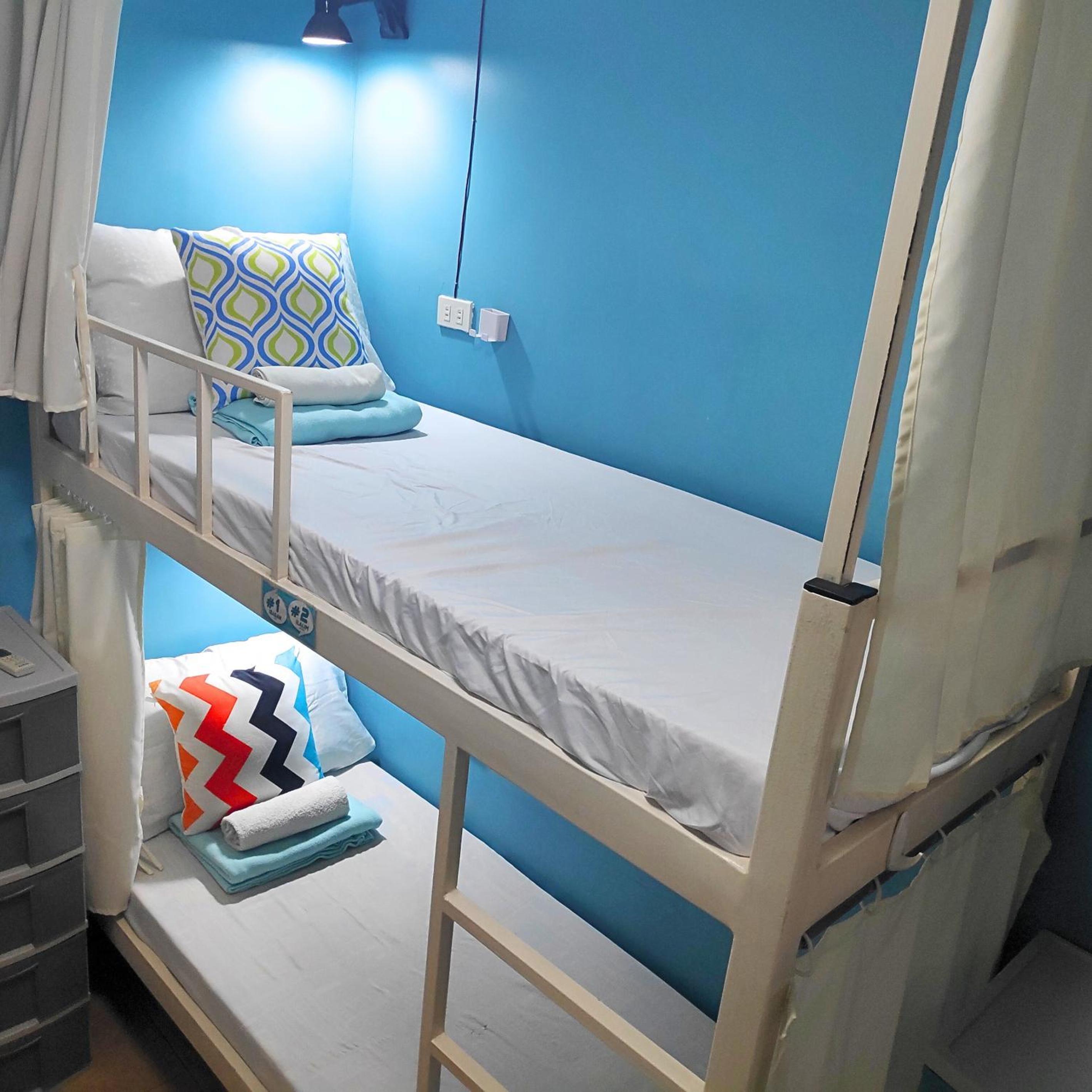 Crossroads Hostel Manila