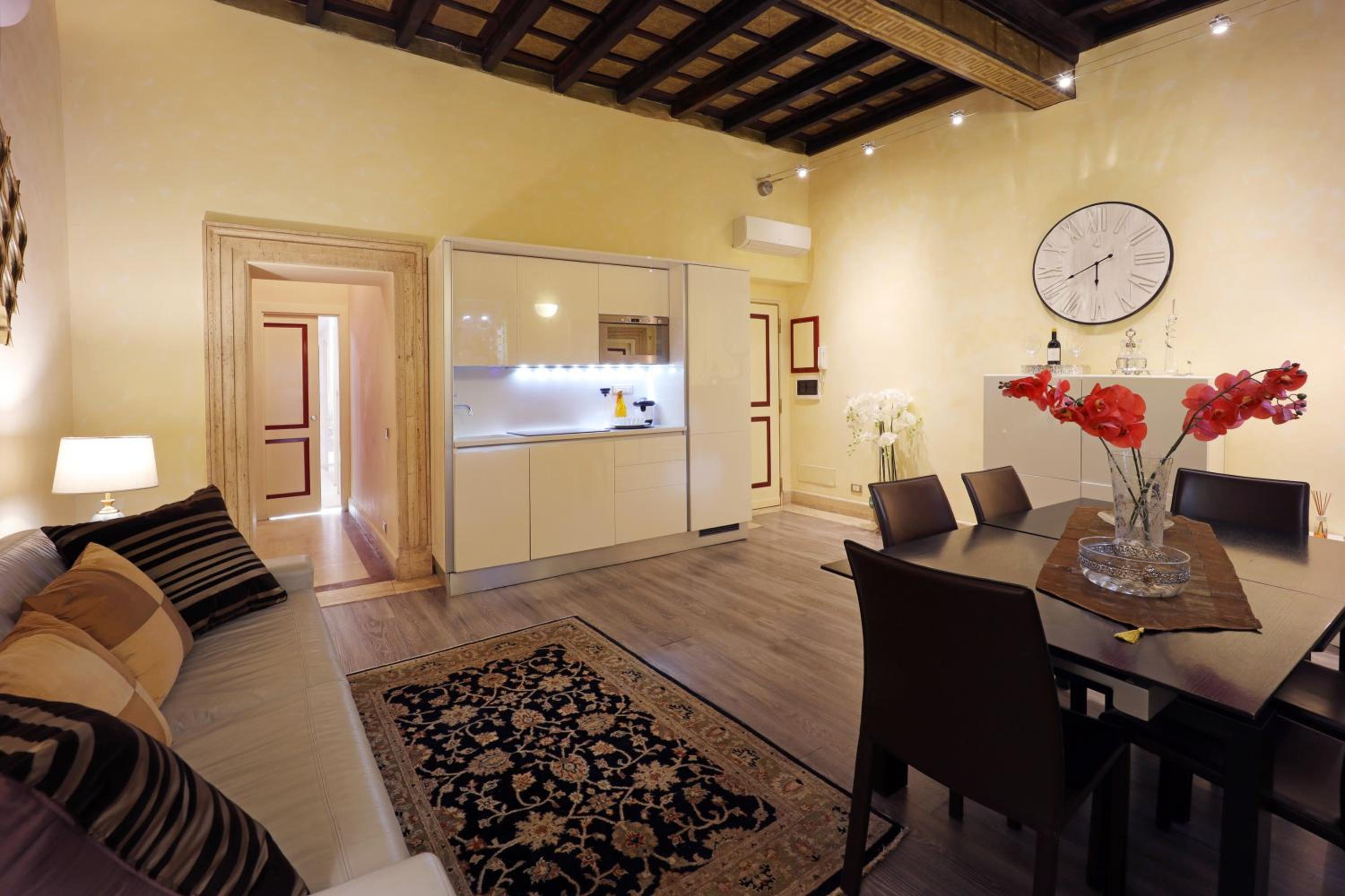 NSM 71VIADELCORSO Luxury Home